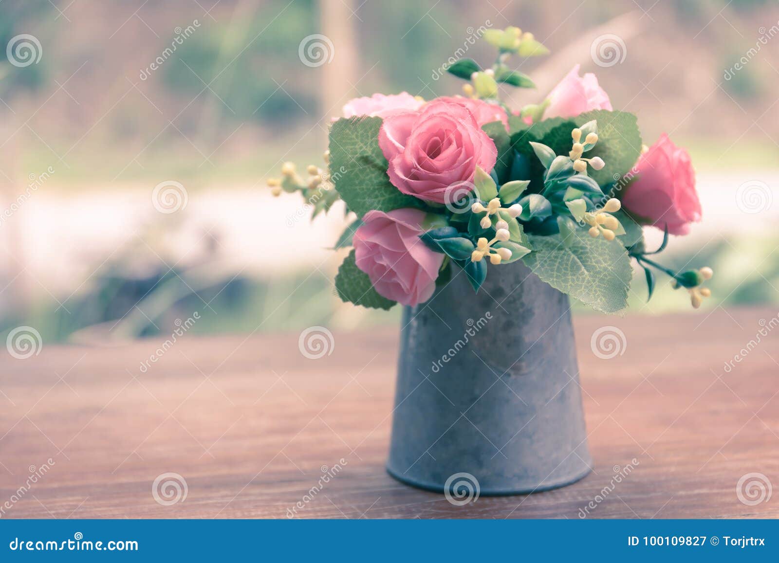 Vintage Flowers Beautiful Soft Pink Roses In Vase Stock Image Image Of Arty Floral 100109827