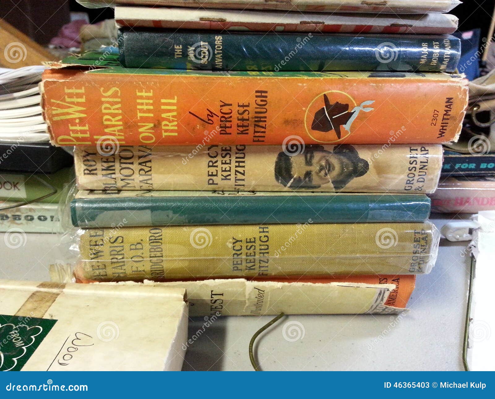 Vintage hardback books editorial stock photo. Image of library 46365403