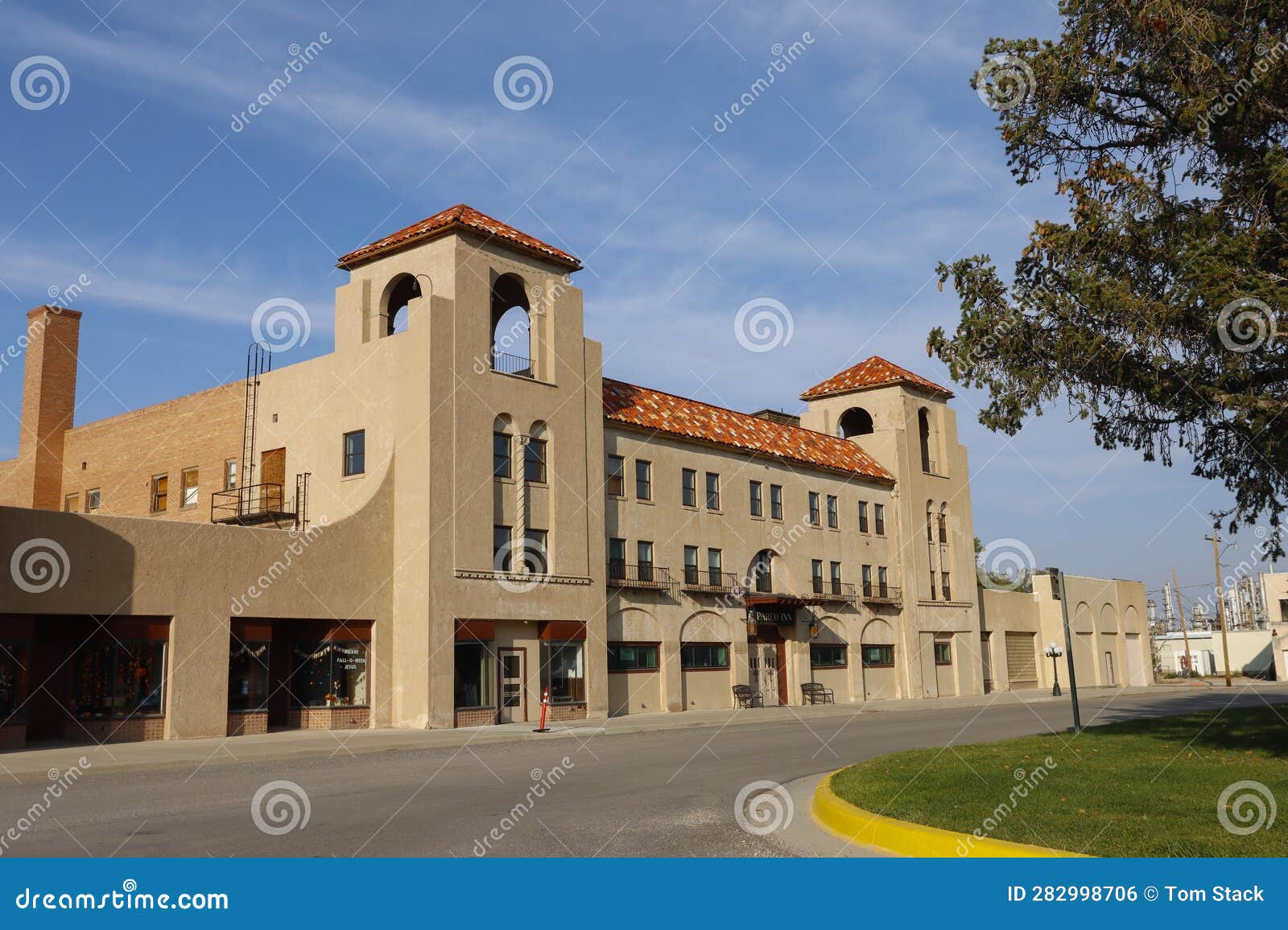 The Historic Parco Inn at Sinclair, WY Stock Photo Image of vintage
