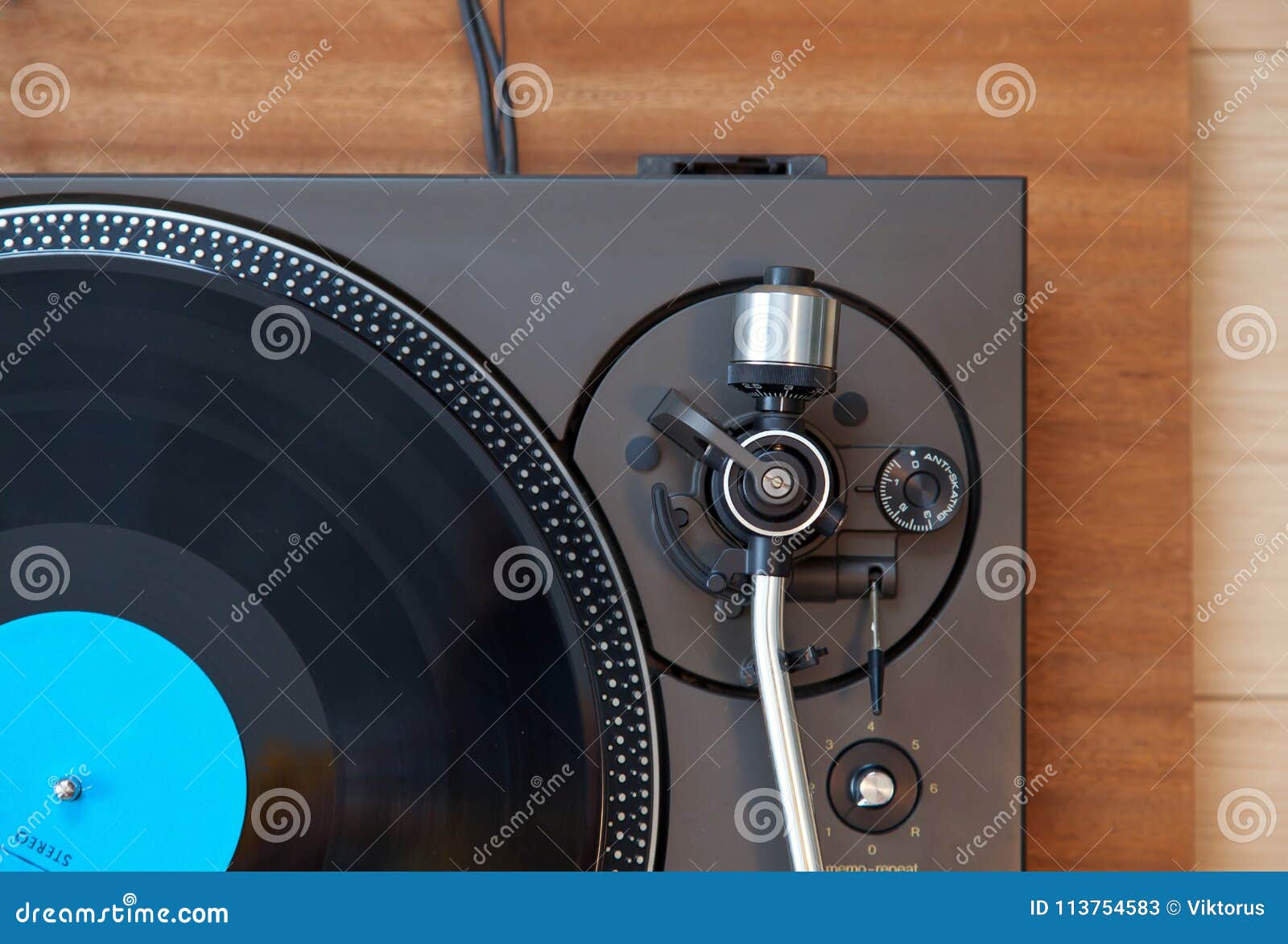 vintage record turntable player tonearm mechanism