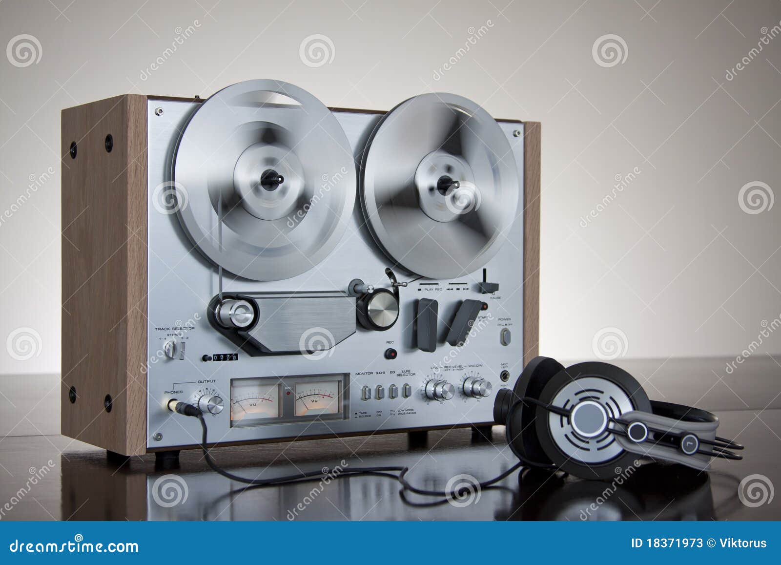 Предыдущее аудио. Kramer Tape stereo. Reel-to-Reel, 7½ IPS. Магнитофонная катушка вектор. Open Reel to Reel Tape Denon.