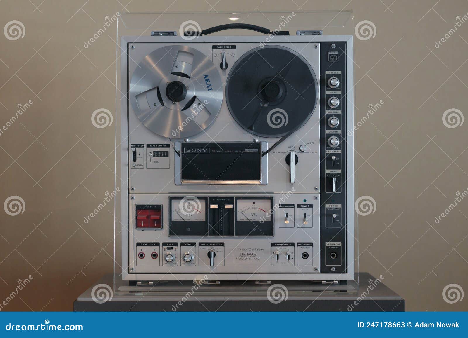 Vintage Reel-to-reel Tape Recorder Deck Editorial Stock Photo - Image of  player, analog: 247178663