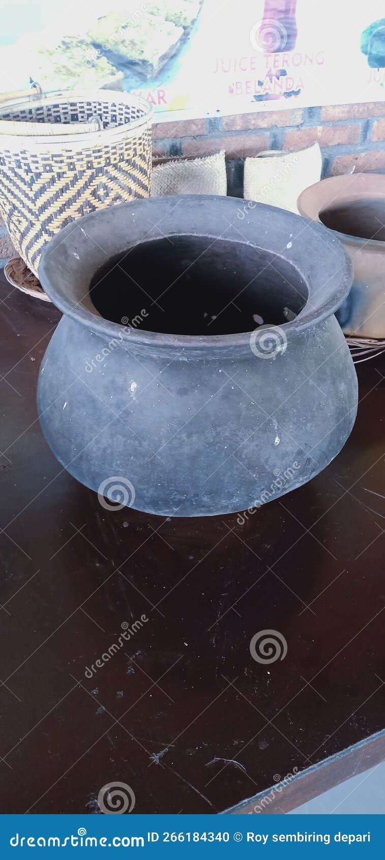 Vintage rice cooker stock photo. Image of antic, vintage 266184340