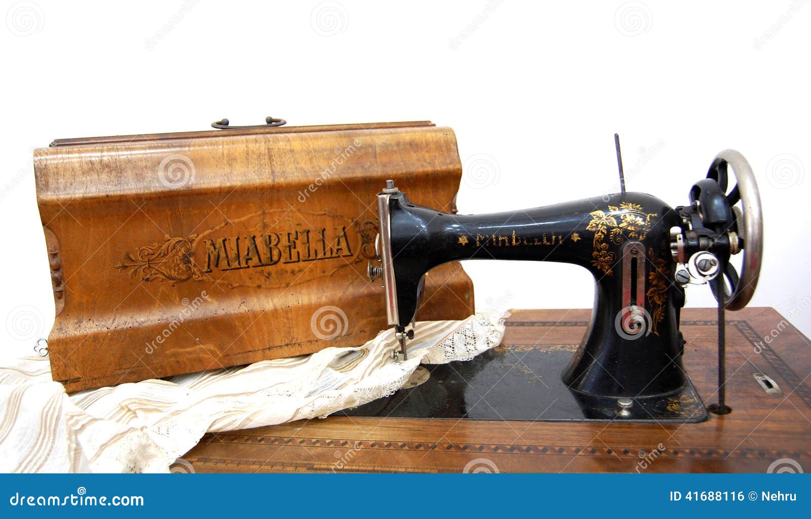 Retro Sewing Machine with Supplies in Stock Photo - Image of handcraft,  france: 109922968
