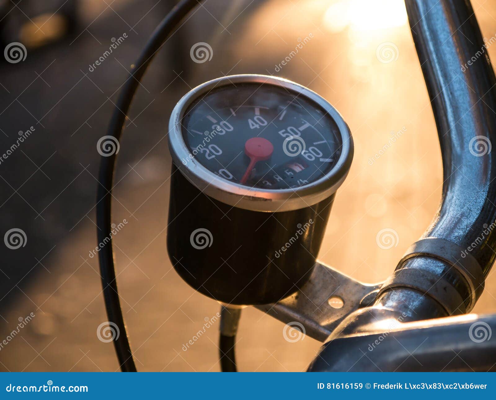 retro analog bicycle speedometer