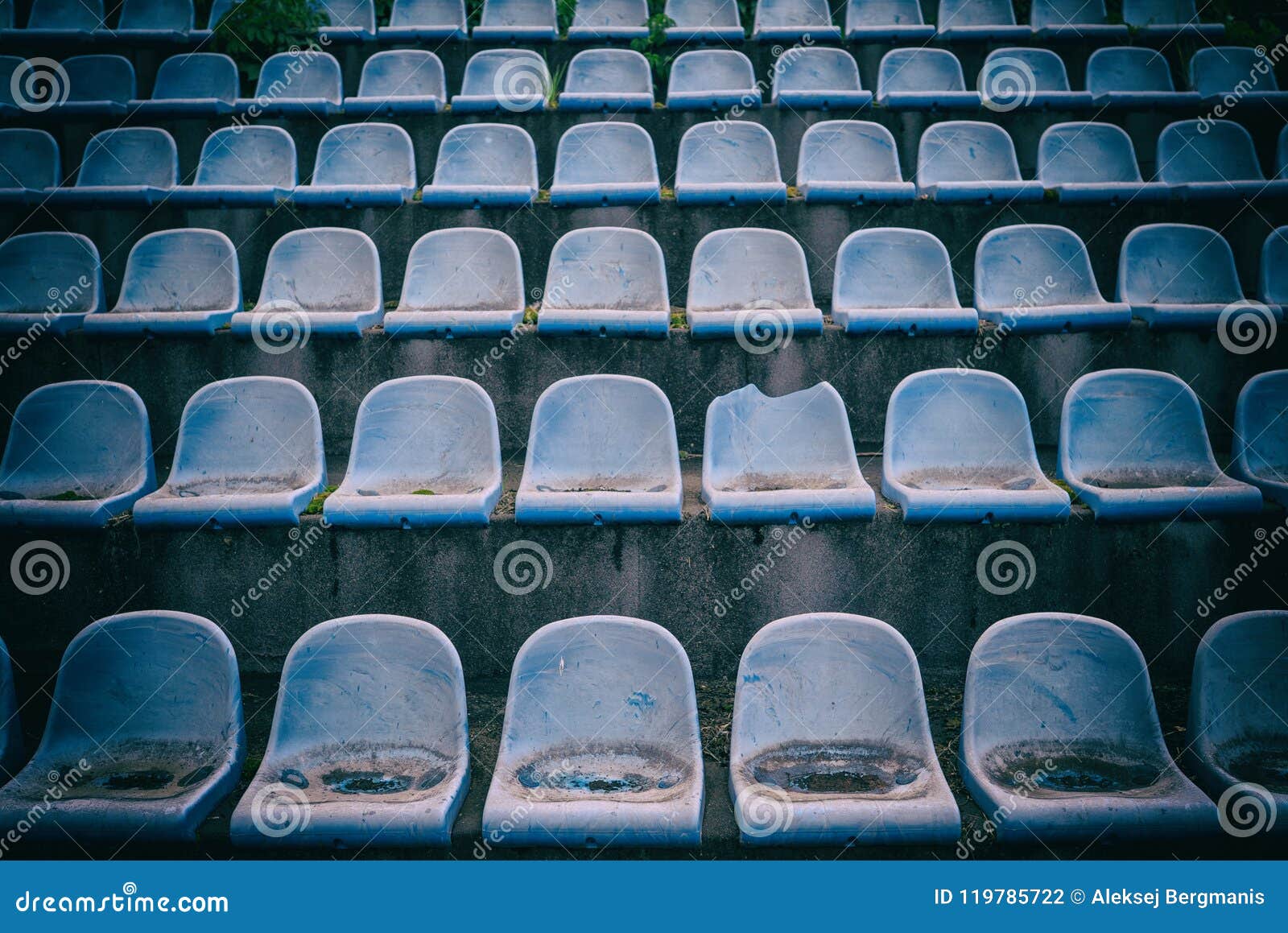 https://thumbs.dreamstime.com/z/vintage-stadium-chairs-old-time-not-used-dust-blue-color-old-empty-chairs-seats-stadium-arena-georgia-119785722.jpg