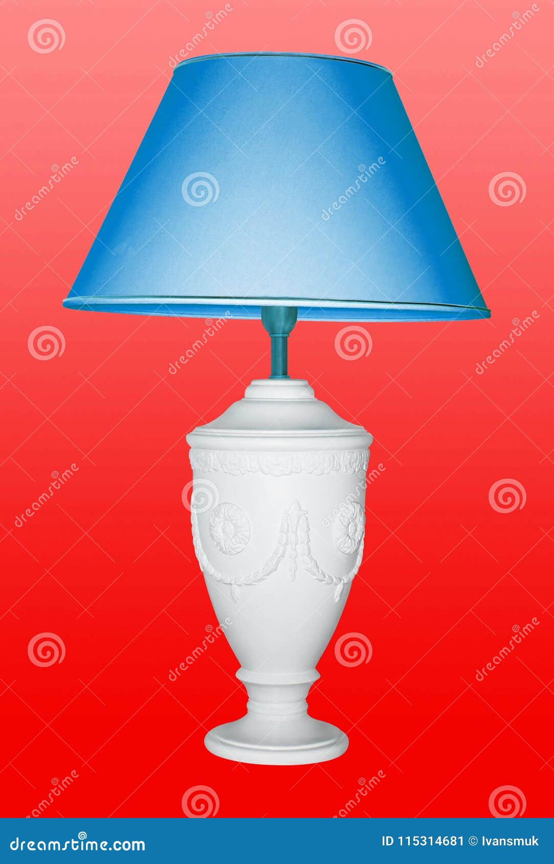 vintage table lamp iwith a blue eyeshadow