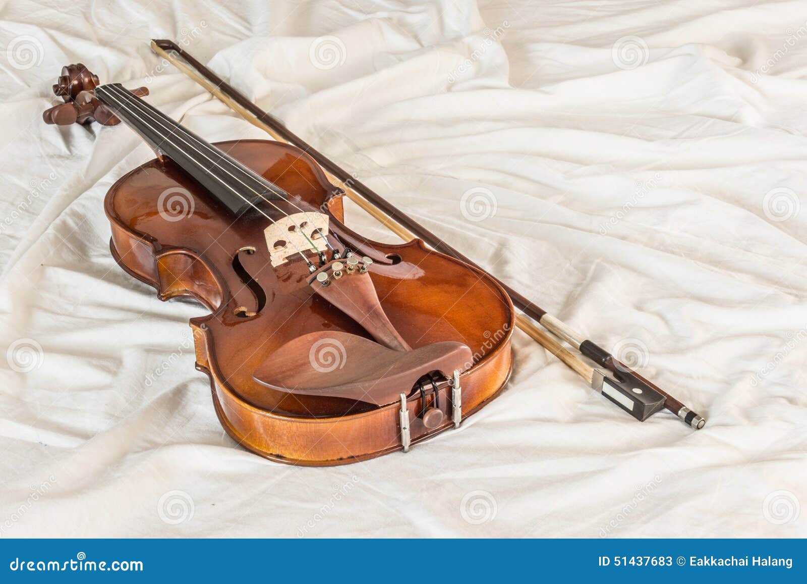 Vintage violin on cloth stock image. Image of musical 51437683