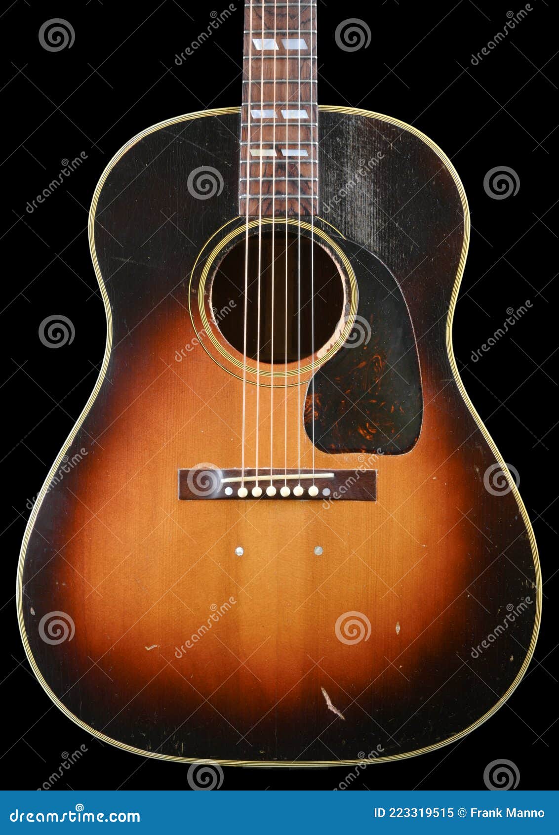 cilia Selvrespekt tåbelig Vintage and Worn Acoustic Guitar in Sunburst Finish - Aged, Relic, Old  Stock Image - Image of power, guitar: 223319515