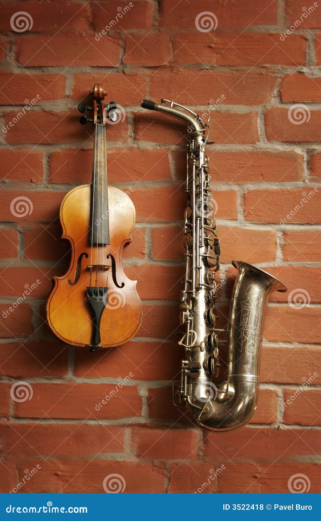 Violin & Saxophone Royalty Free Stock Photos Image 3522418