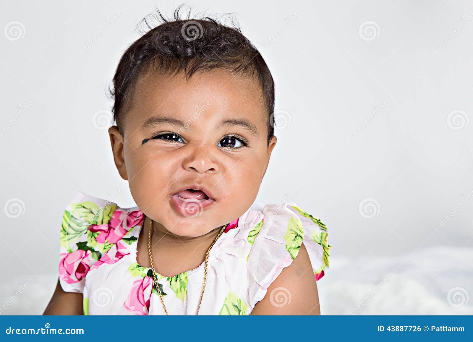 Visage Drole De Fille De Bebe De 7 Mois Photo Stock Image Du Curieux Gens Visage Drole De Fille De Bebe De 7 Mois Photo Stock Image Du Curieux Gens