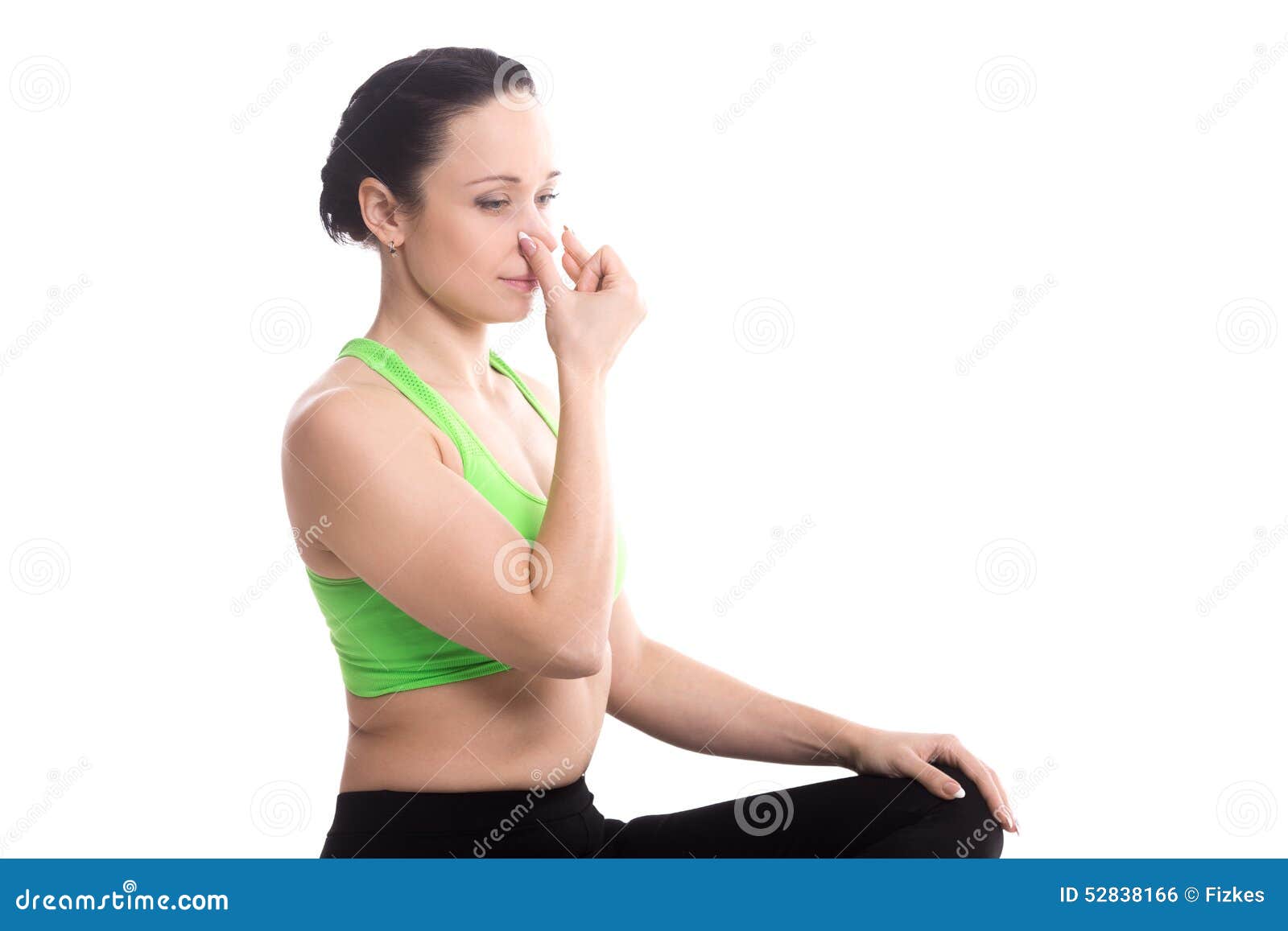 vishnu mudra in hatha yoga alternate nostril breathing
