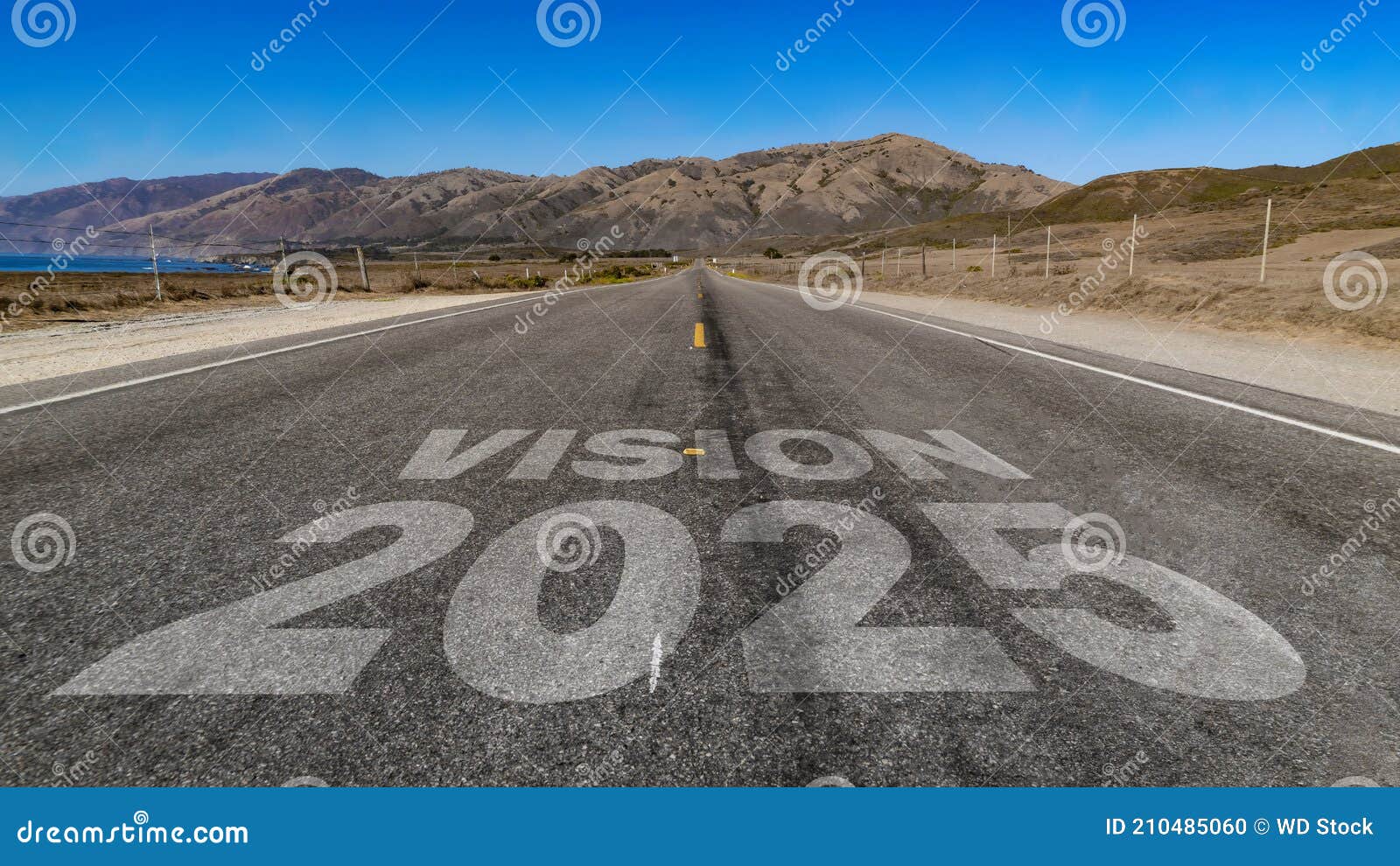 Vision 2025 écrite Sur La Route De La Montagne Illustration Stock