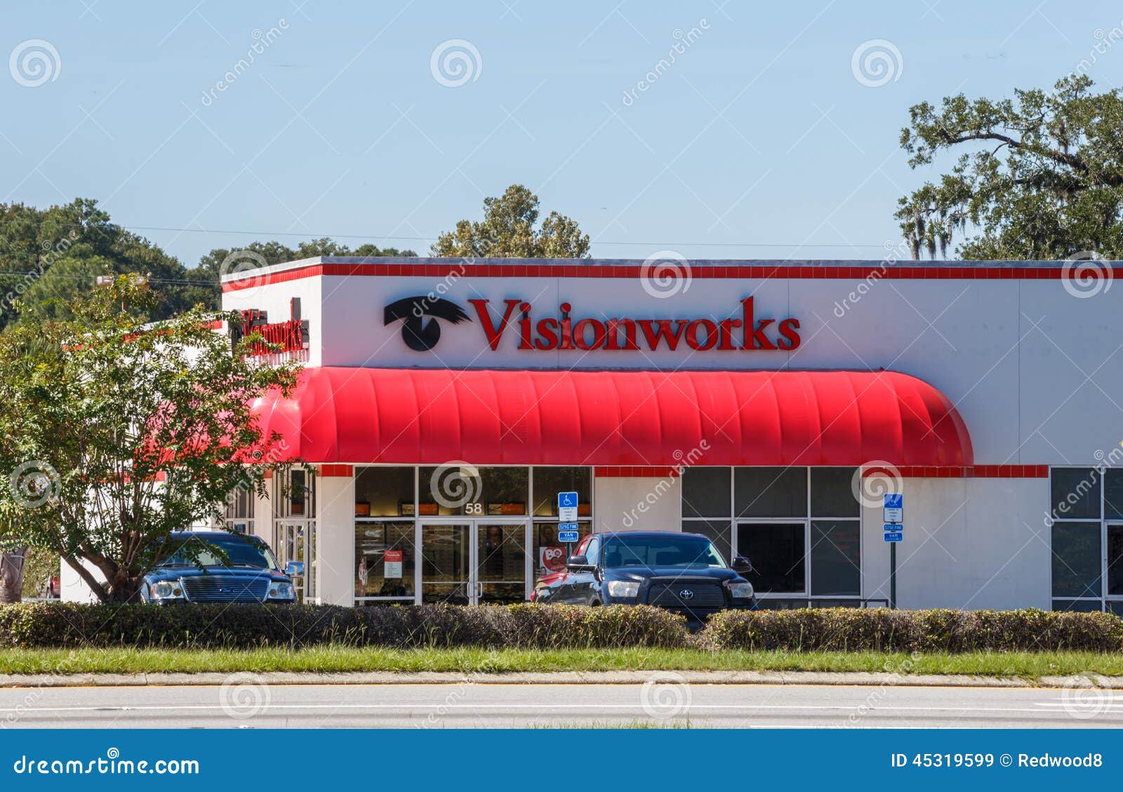 Visionworks Retail Store editorial stock image. Image of chain 45319599