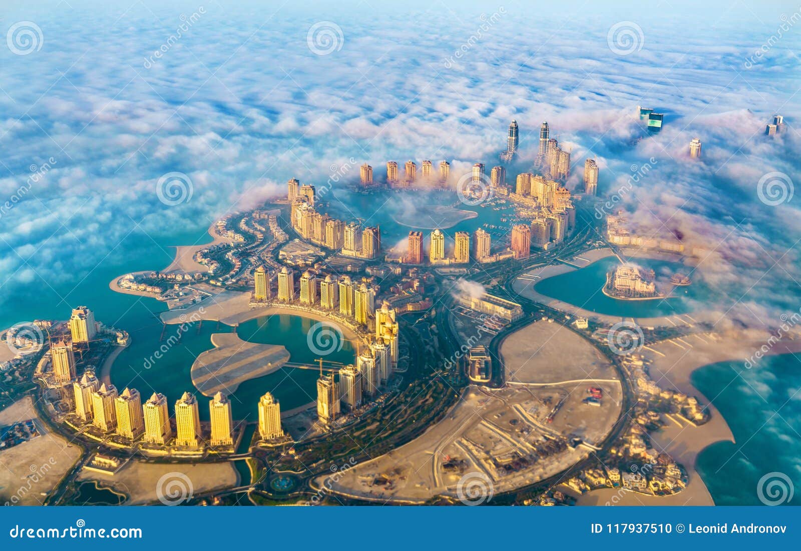 Vista Aérea De La Isla De Perla-Qatar En Doha a Través De La Niebla De La  Mañana - Qatar, El Golfo Pérsico Foto de archivo - Imagen de cielo, aéreo:  117937510