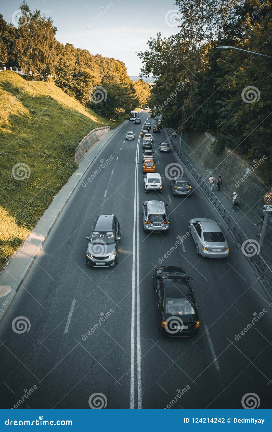 topo Visão rodovia com tráfego geléia. muitos diferente carros em cidade  rua. transporte problema, urbano transporte em emperrado estrada vetor  ilustração 21934403 Vetor no Vecteezy