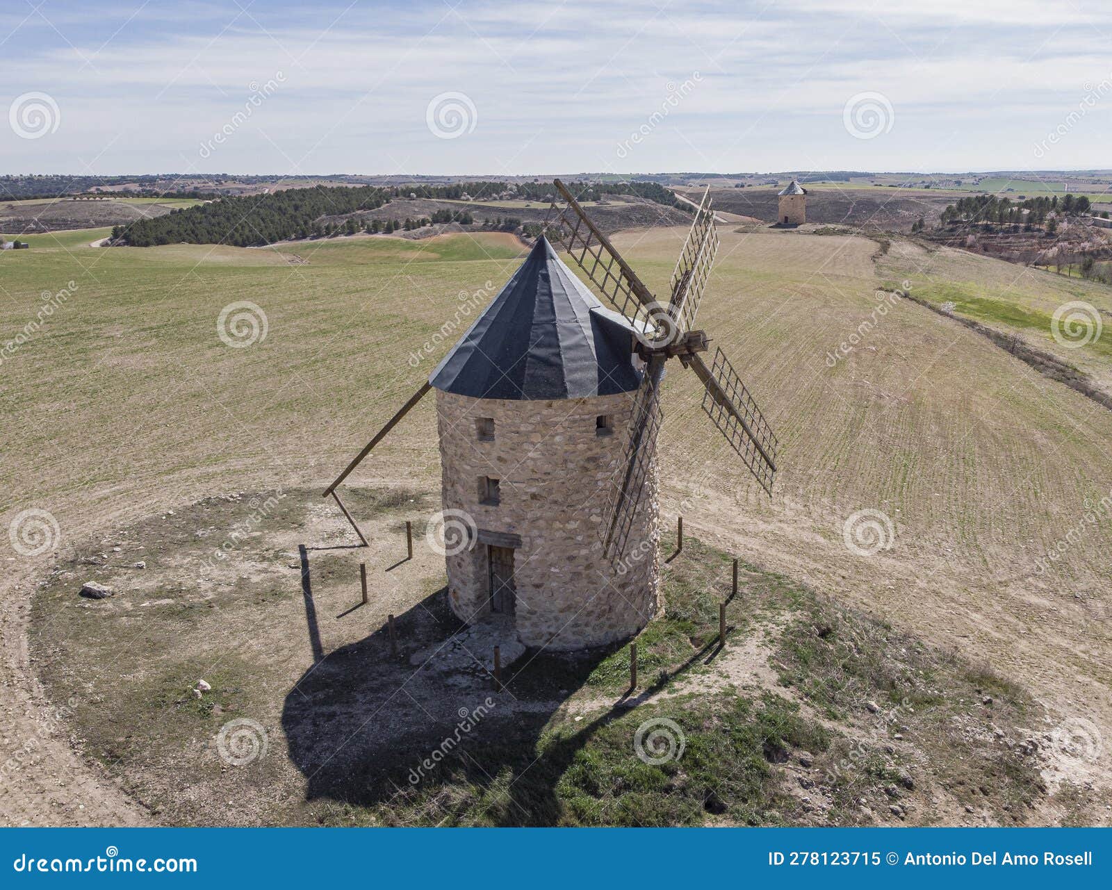 vista aÃÂ©rea de molino de viento