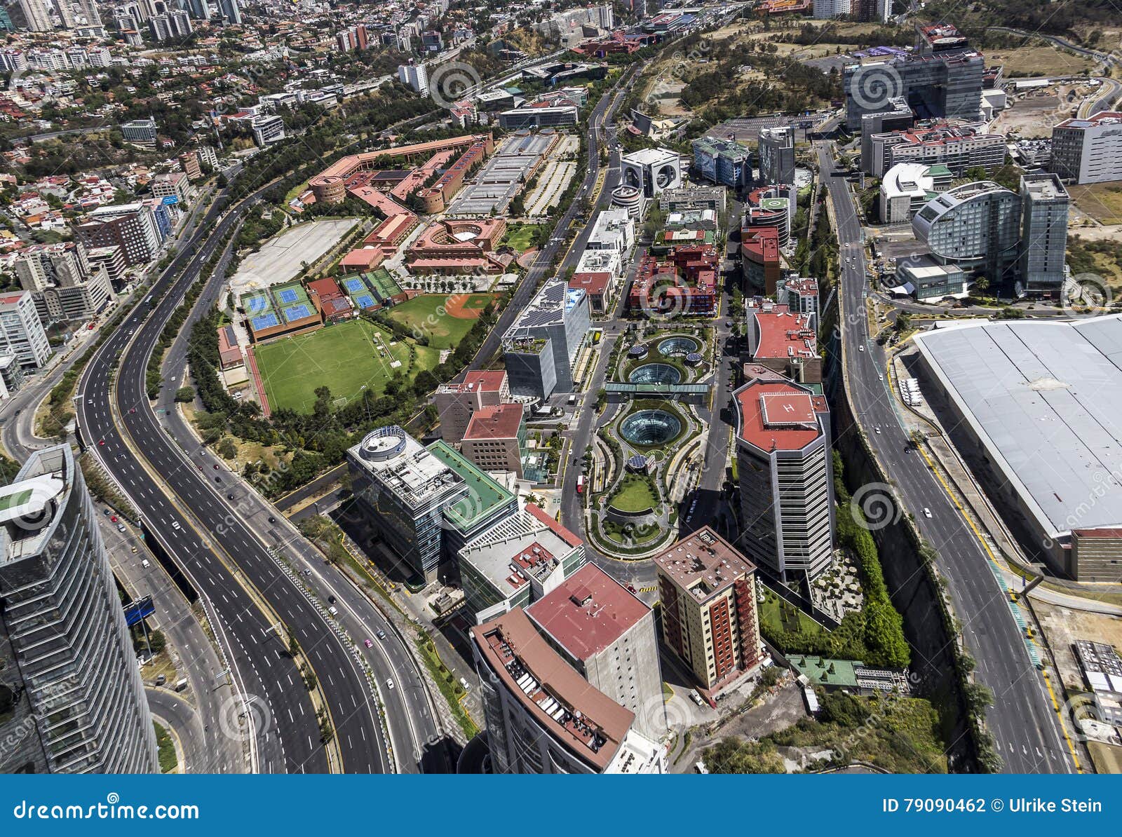 Vista Aérea De Santa Fe En Ciudad De México Fotografía editorial