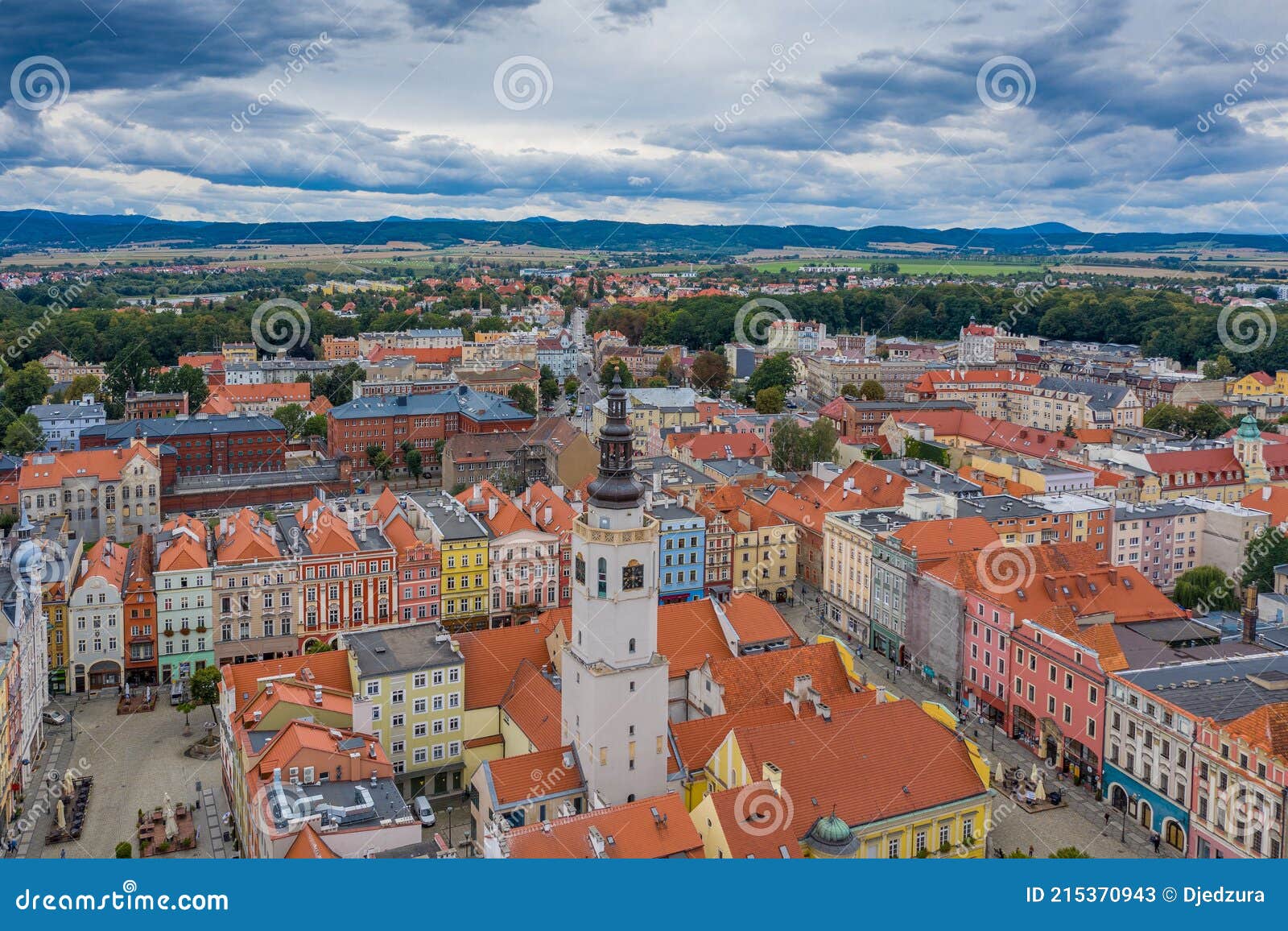 Vista aérea panorâmica da bela cidade swidnica. terra firme. Vista aérea panorâmica da swidnica. terra firme. silésia inferior.