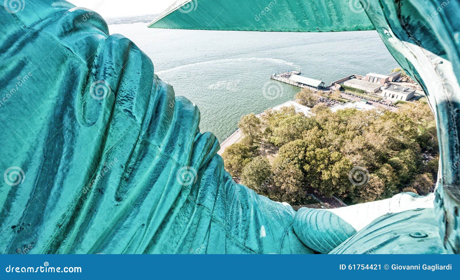 Vista Dalla Corona Della Statua Della Libertà, Simbolo Di New York Immagine  Stock - Immagine di corsa, libertà: 61754421