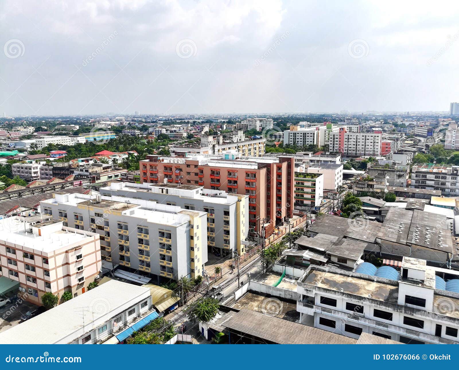 Vista de Bangkok Bangkae. Vista de la opinión de Bangkok Bangkae de la propiedad horizontal