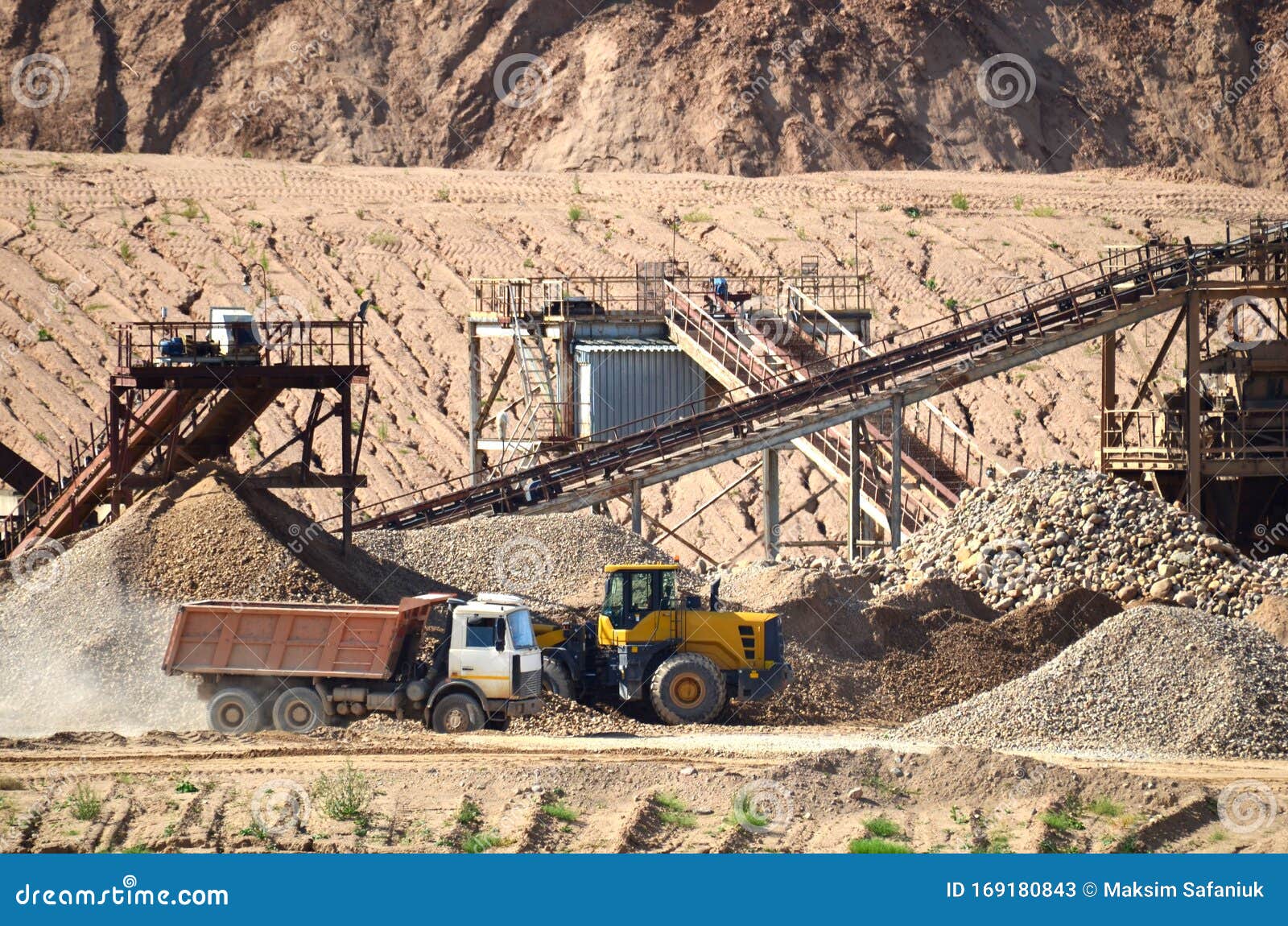 Entrega y puesta en marcha en diez semanas de una nueva planta de arena y  grava Trio - Minería y Canteras