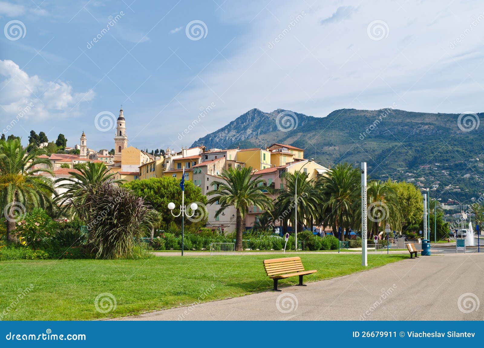 Vista de Menton, France imagem de stock. Imagem de curso 26679911