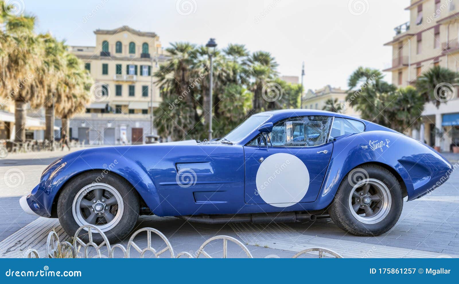 Foto de Polícia Corrida De Carro Pela Rua Em Roma Itália e mais