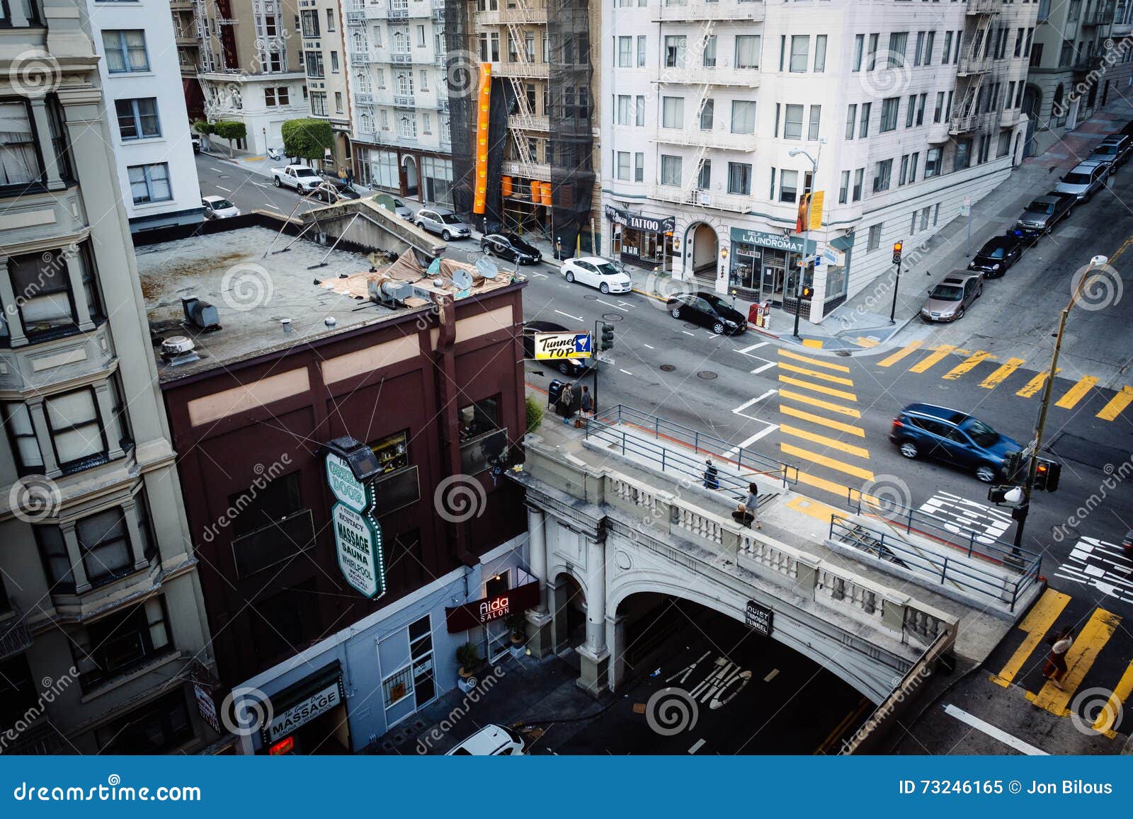 Vista del túnel de la calle de Stockton, en San Francisco, California