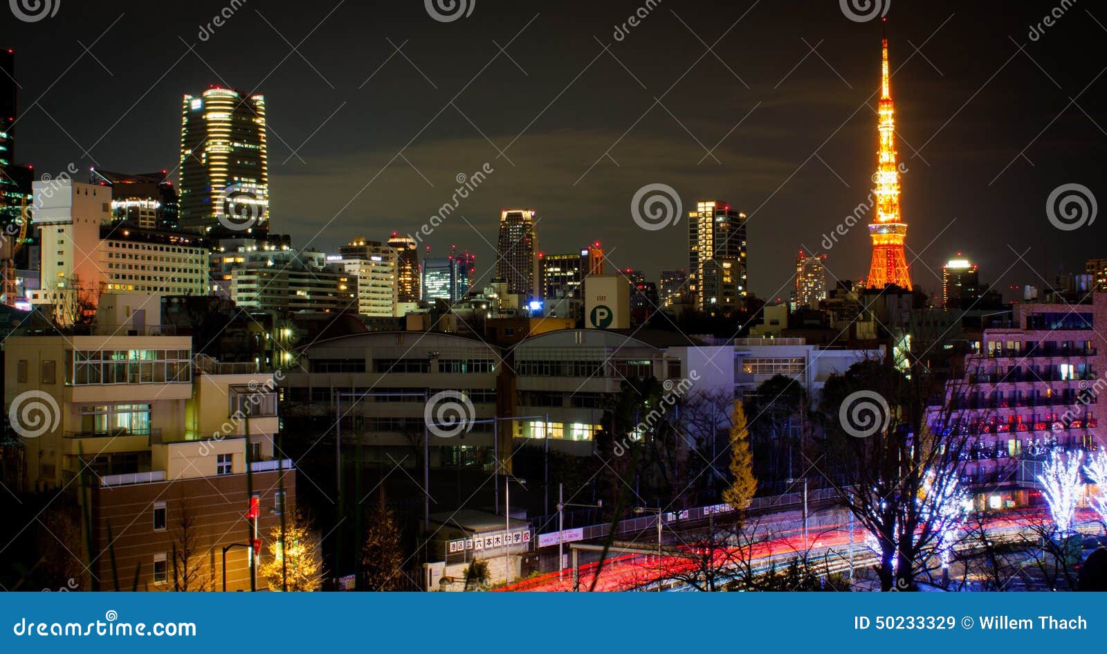 Vista della torre di Tokyo da Roppongi Hills. Torre Roppongi Hills Giappone Tokyo di Tokyo di vista