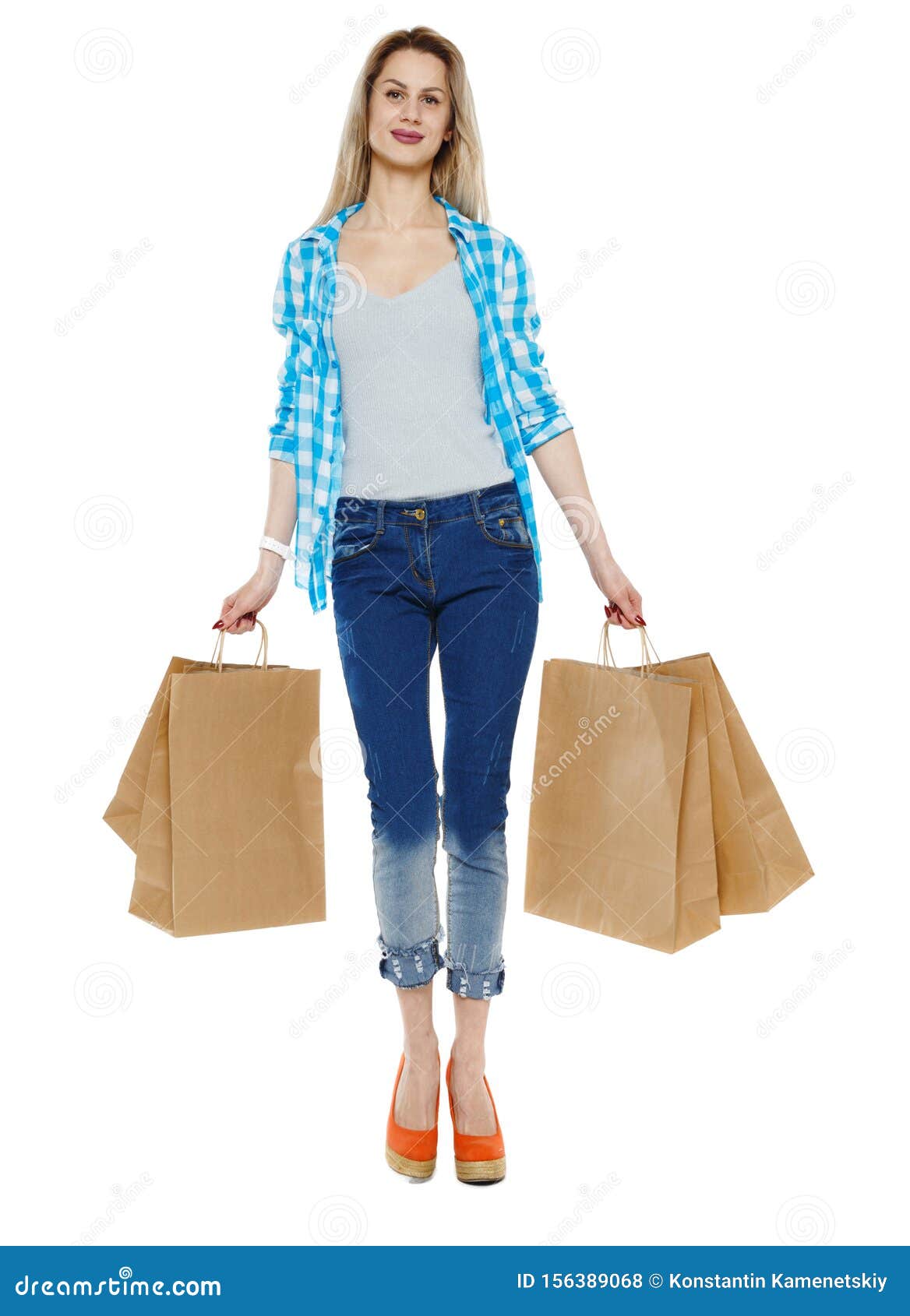 pistola a nombre de Viscoso Vista Frontal De Una Mujer Caminando Con Bolsas De Compras Foto de archivo - Imagen de alegre, consumerismo: 156389068 pistola a nombre de Viscoso Vista Frontal De Una Mujer Caminando Con Bolsas De Compras Foto de archivo - Imagen de alegre, consumerismo: 156389068