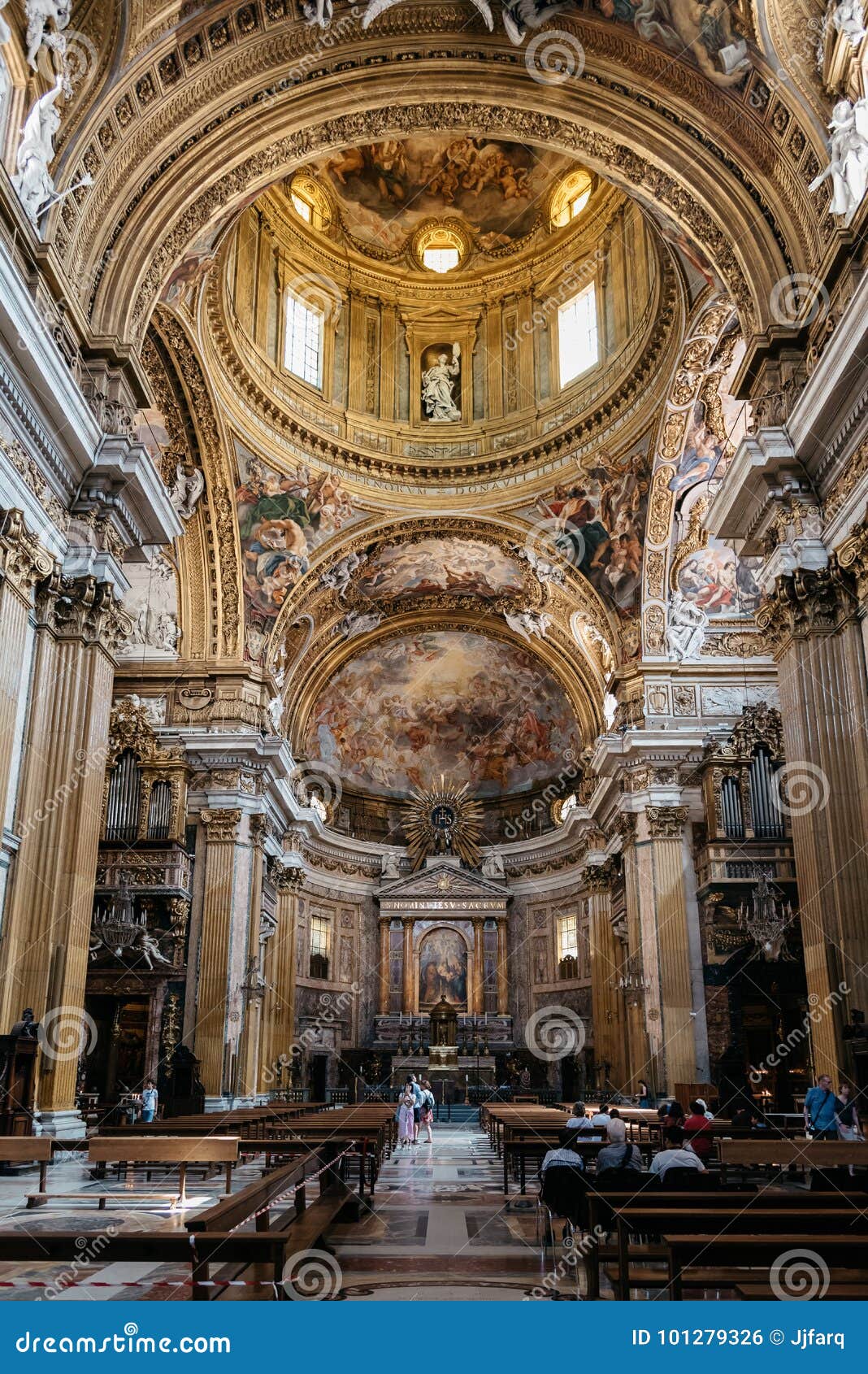 Vista Interior El Iglesia De Gesu En Roma Foto editorial - Imagen de  ciudad, barroco: 101279326