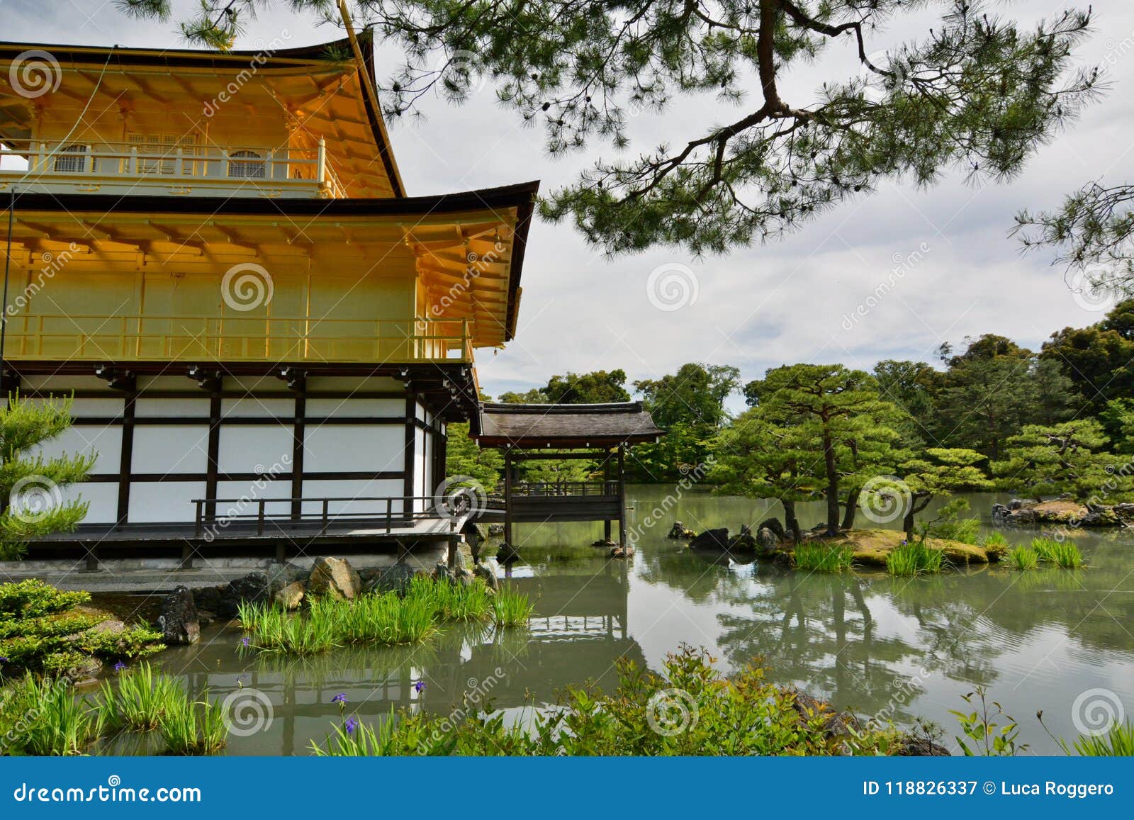 Vista Traseira Do Pavilhao Dourado Templo Budista De Zen De Kinkaku Ji Kyoto Japao Imagem De Stock Imagem De Feriado Buddhism