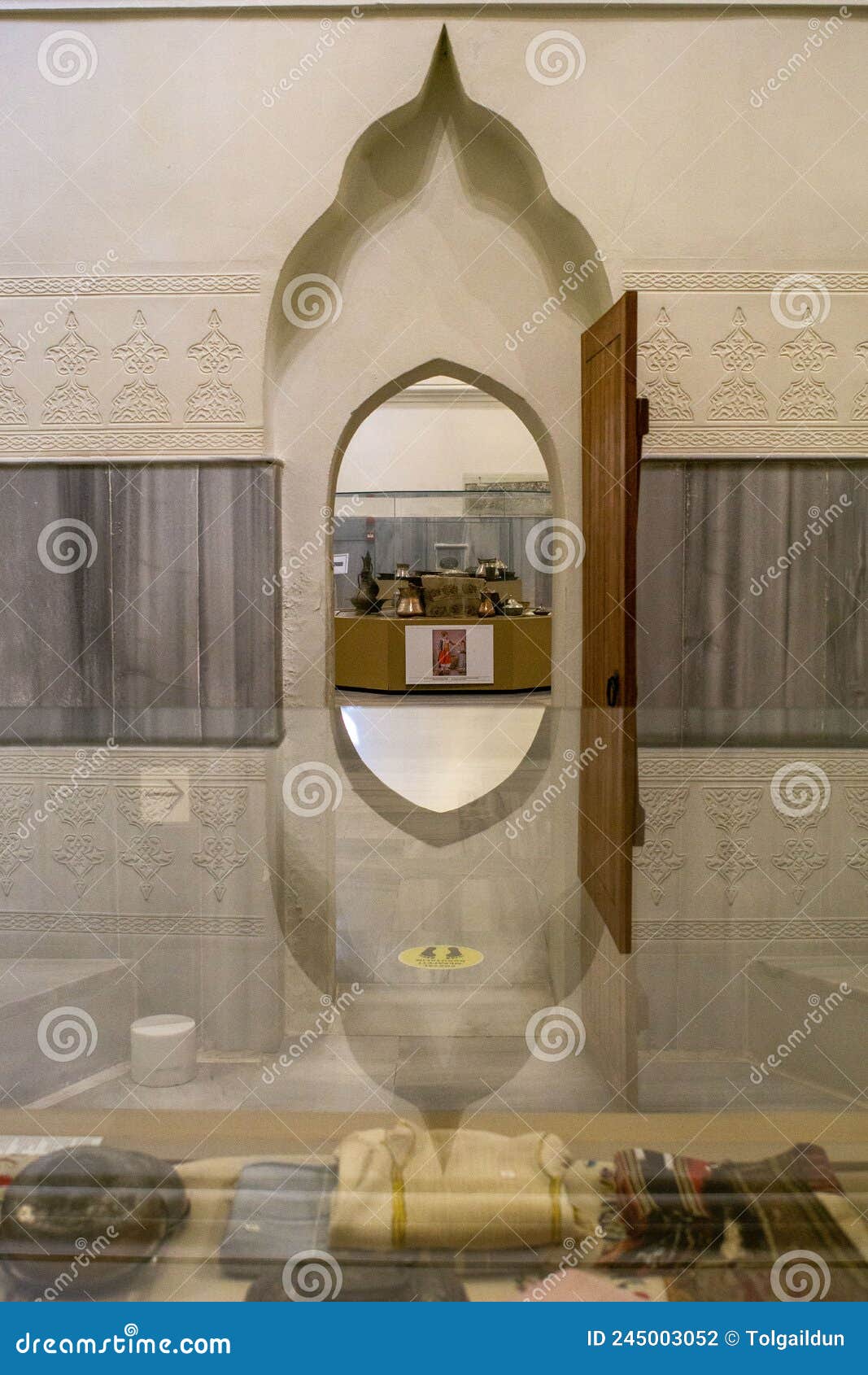 Vistas Interiores Detalladas Desde Baño De Bayezid El Museo De Cultura Bayezid Ii Hamam En Fatih Turquía Estambul Fotografía editorial - Imagen de edificio, azul: 245003052