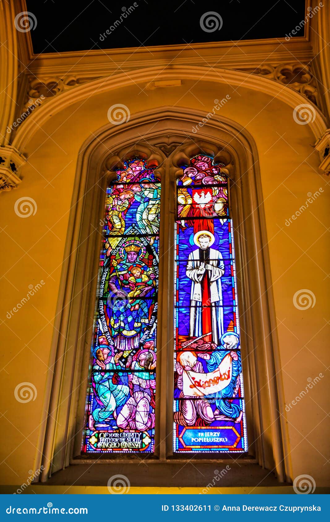 Vitral En La Iglesia En Escocia, Uszko Del ‚de PopieÅ Del Padre Y ‡ Del› Ä De SolidarnoÅ Imagen de archivo - Imagen de pulimento, interior: 133402611 Vitral En La Iglesia En Escocia, Uszko Del ‚de PopieÅ Del Padre Y ‡ Del› Ä De SolidarnoÅ Imagen de archivo - Imagen de pulimento, interior: 133402611