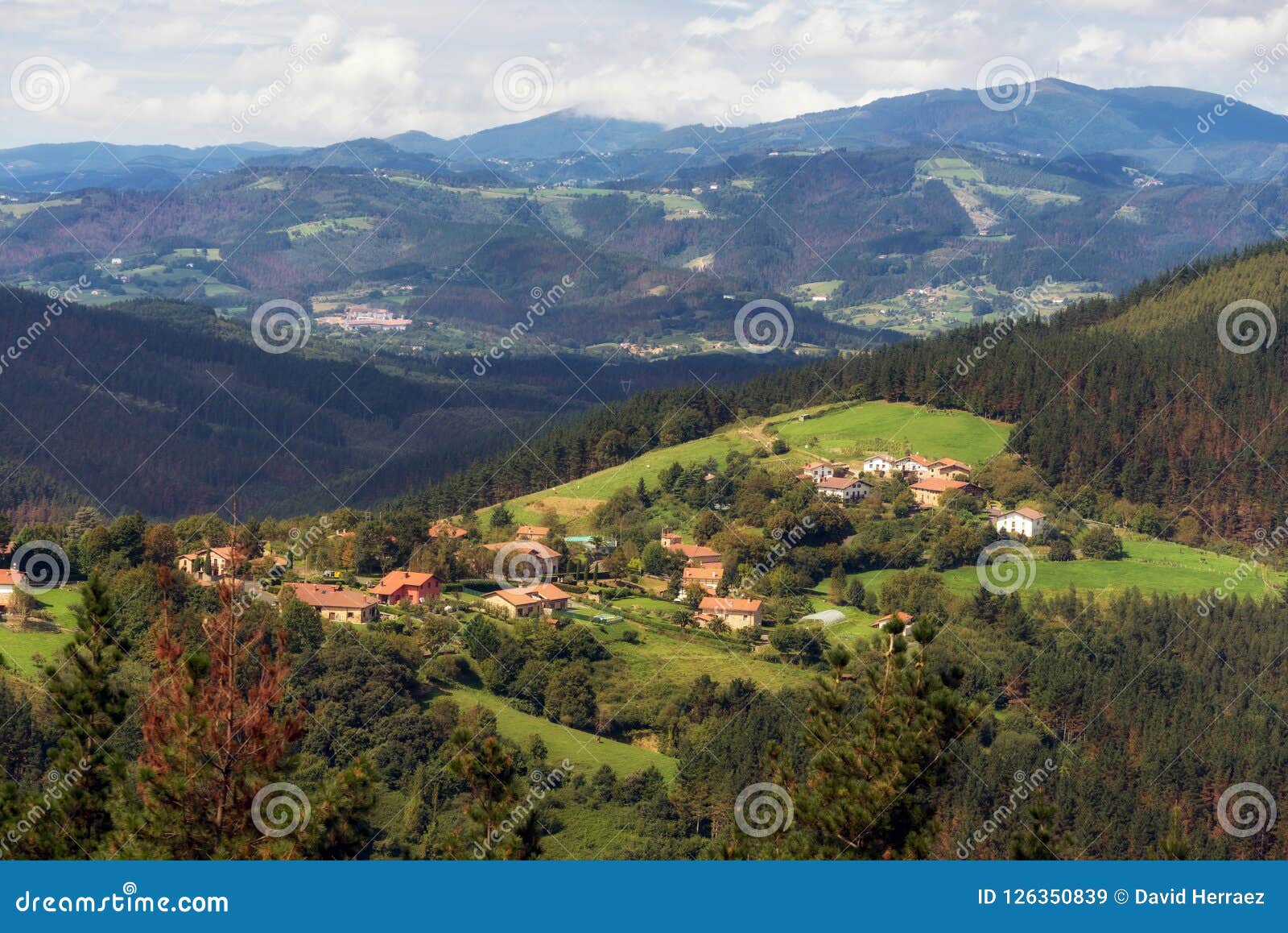 fisk og skaldyr gøre ondt dør Vizcaya Village and Mountain Landscape, Basque Country, Spain. Stock Image  - Image of euskadi, green: 126350839