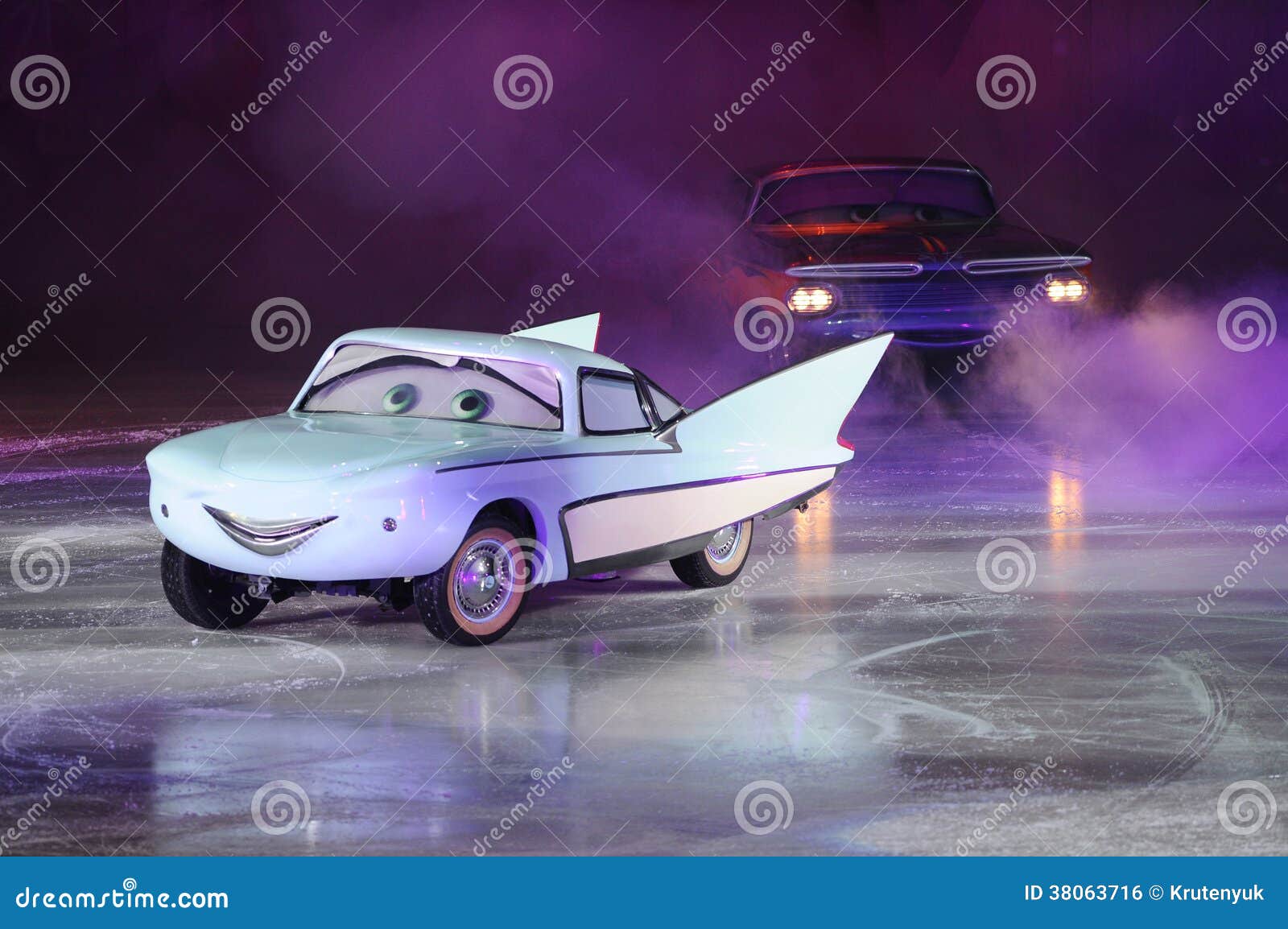 VOITURES De Disney/de Pixar Photo éditorial Image du magique, gosses