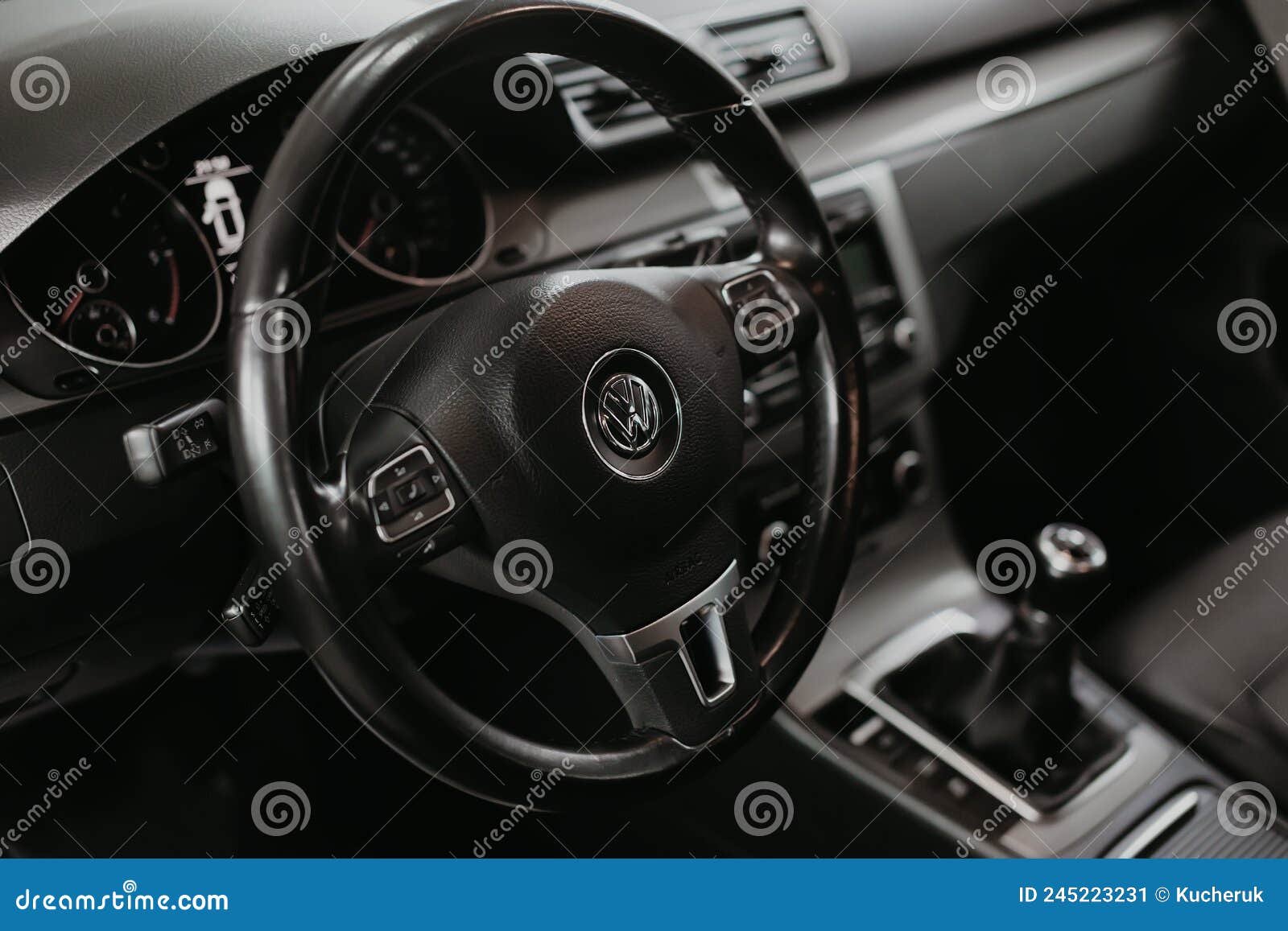 Volkswagen Passat B7, Logo on the Steering Wheel Editorial Photo - Image of  volkswagen, transportation: 245223231