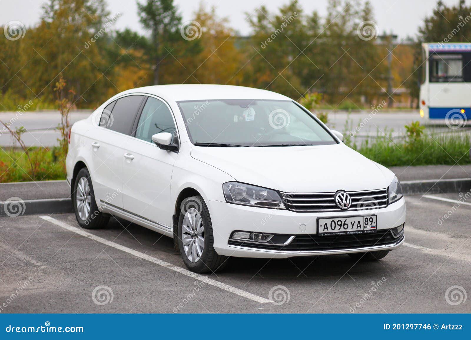 Volkswagen Passat b7 redaktionelles foto. Bild von bequem - 201297746