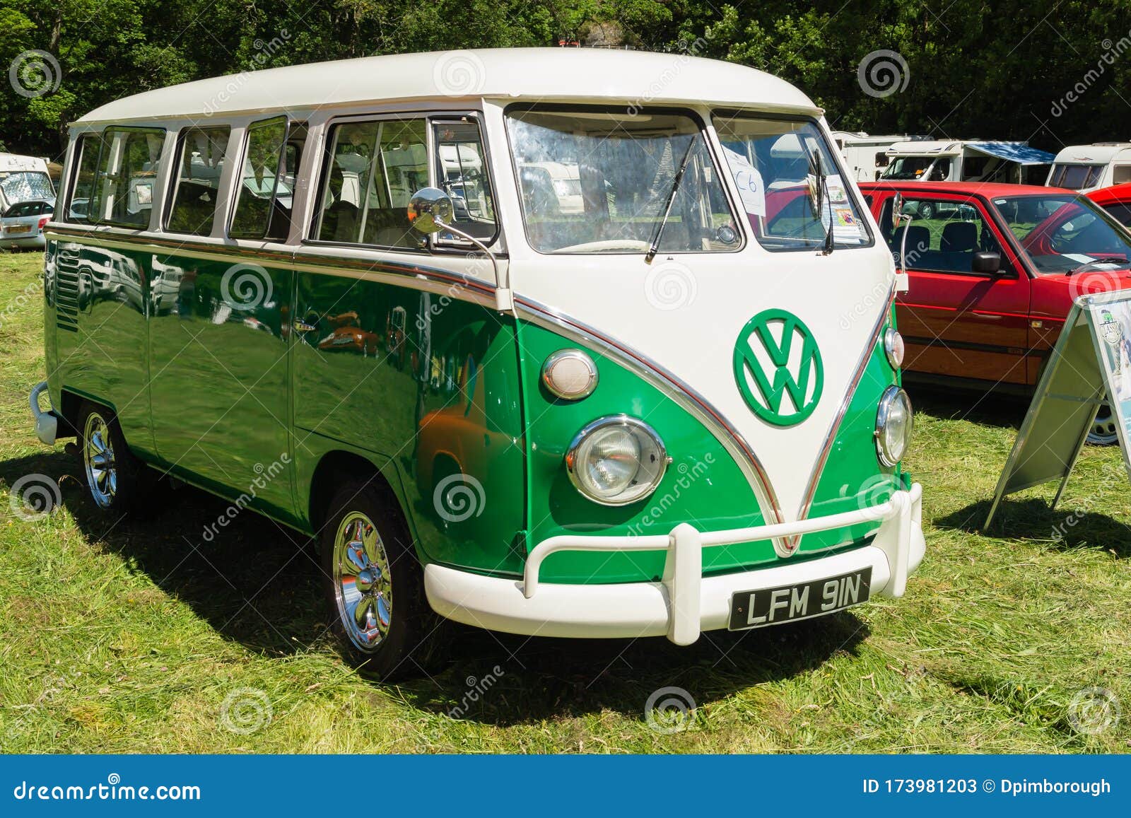 Ontwaken tong Polijsten Volkswagen Type 2 Microbus editorial stock photo. Image of fashioned -  173981203