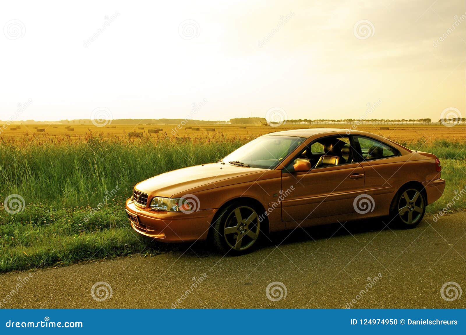 Volvo C70 Coupe editorial image. Image of 1998, saffron 124974950