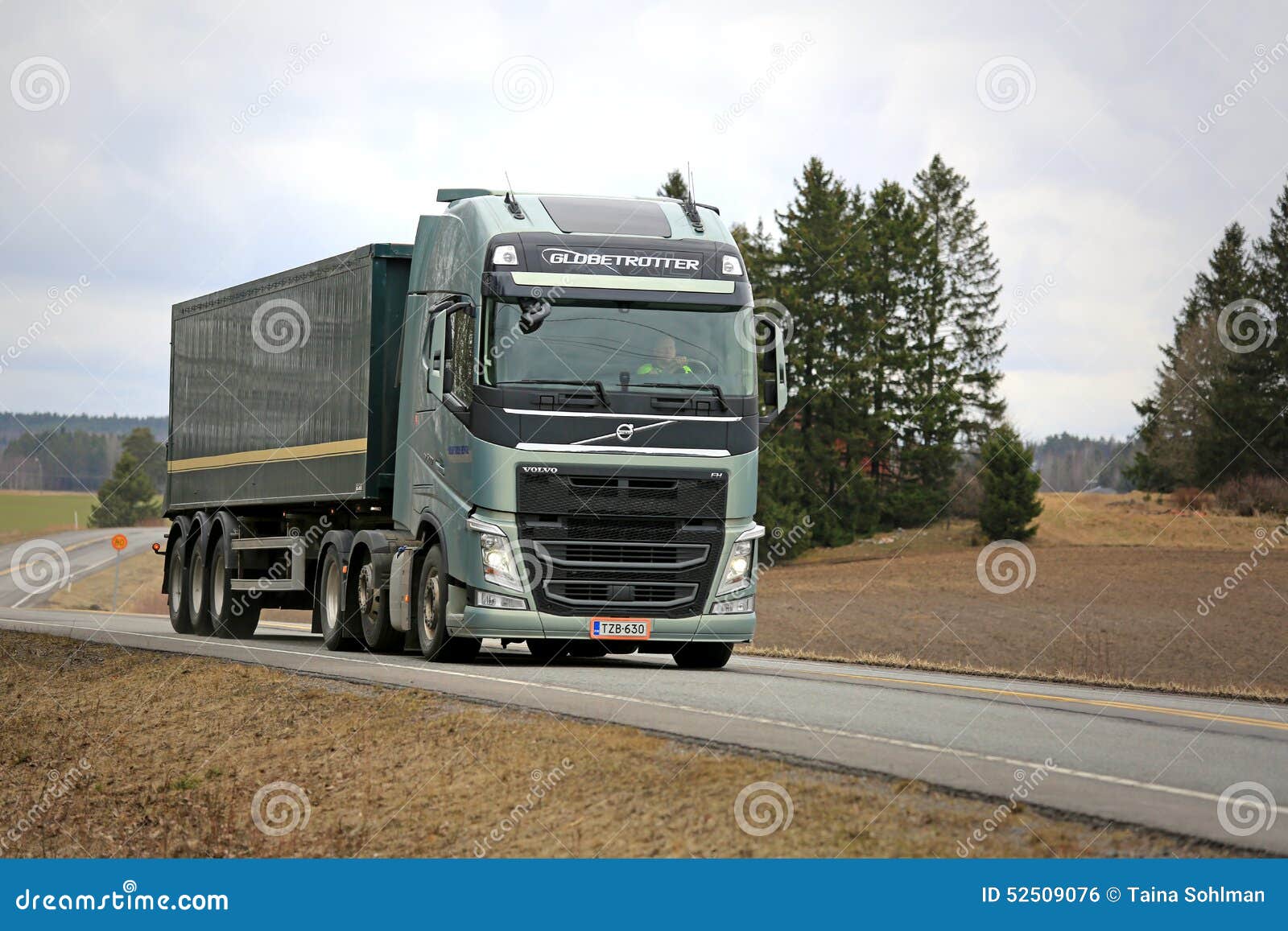 Volvo Fh 500 Semi Truck With Globetrotter Cab On The Road