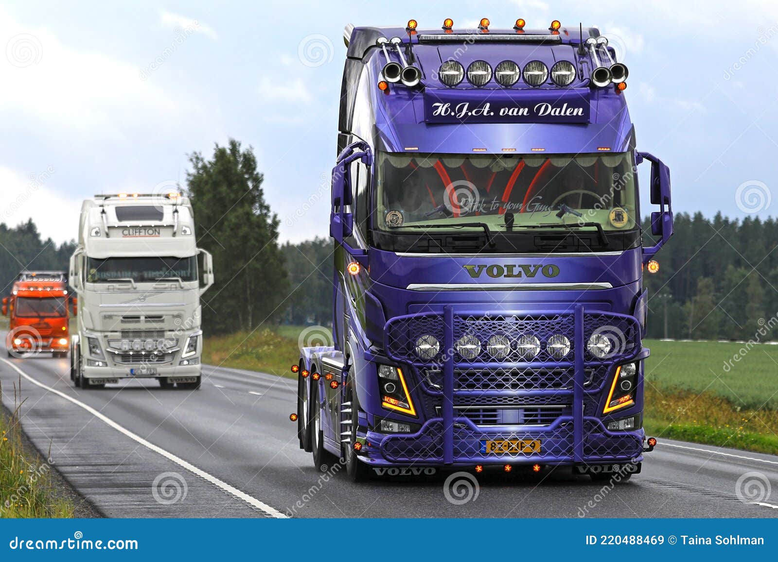 mais um caminhão volvo FH roxo finalizado #pinturaautomotiva #caminhao