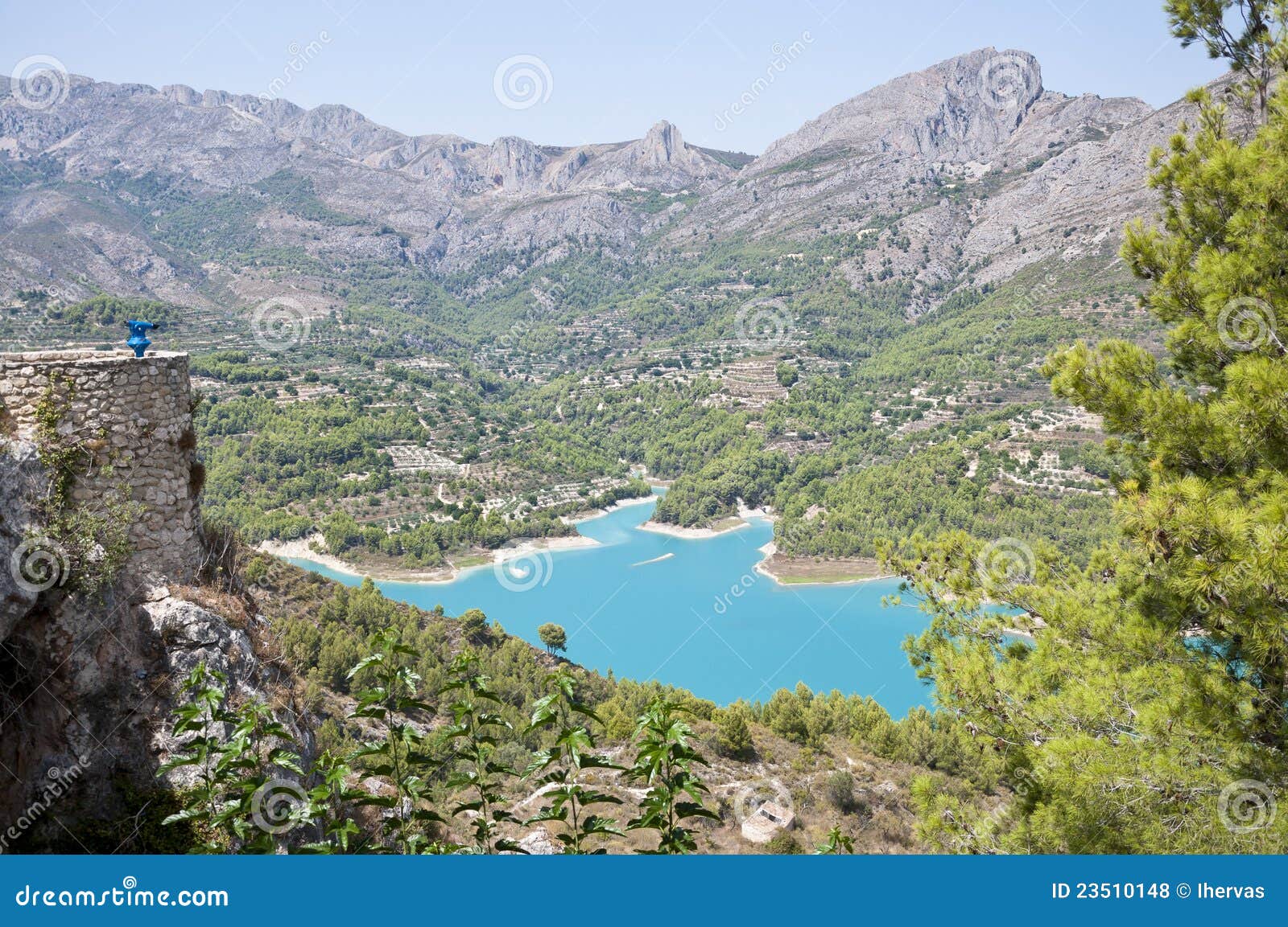 Ansichten von Vorratsbehälter von De Guadalest, Alicante, Spanien EL Castell