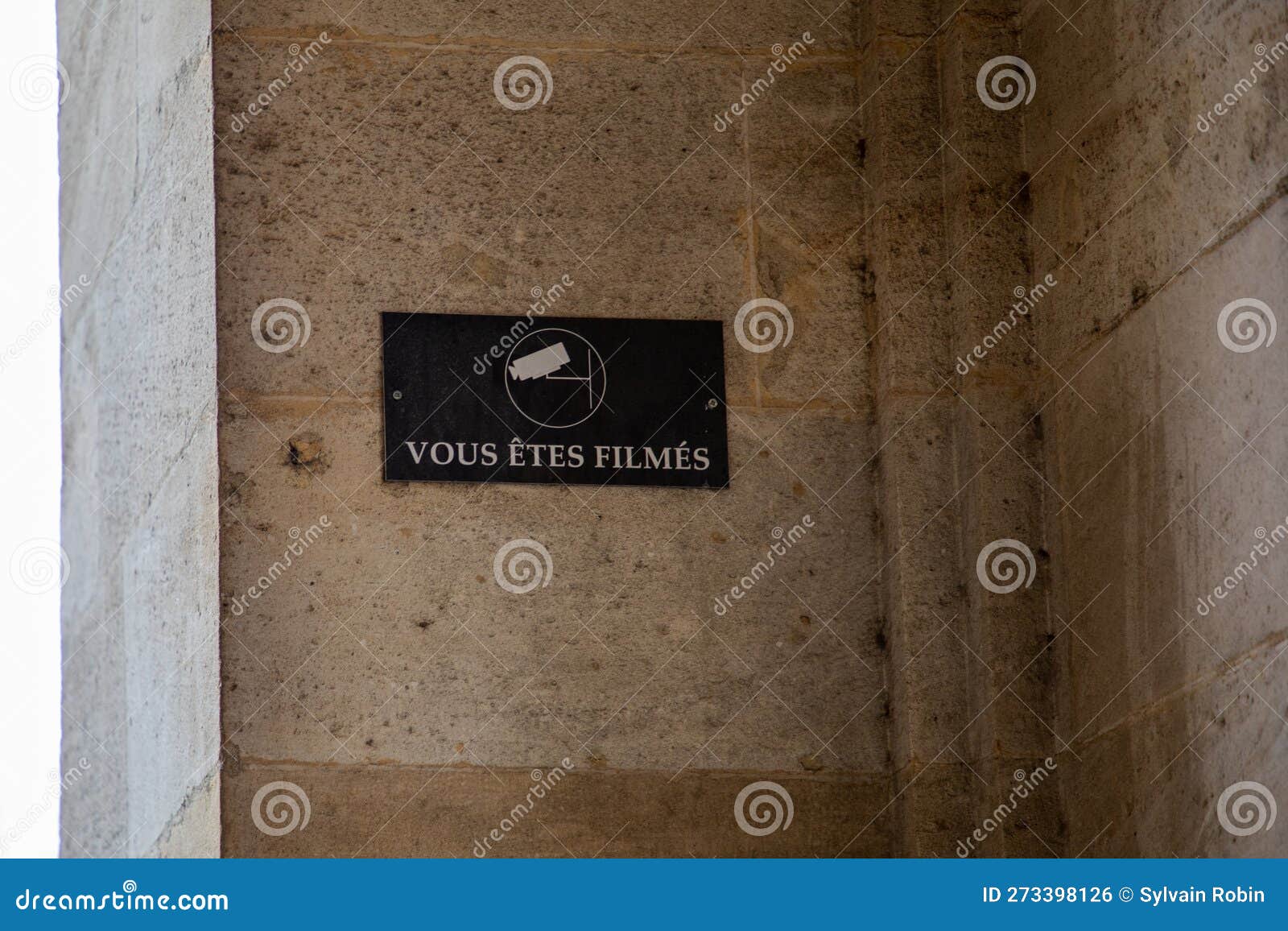 vous etes filmes french text and cctv sign icon means you are filmed in wall building