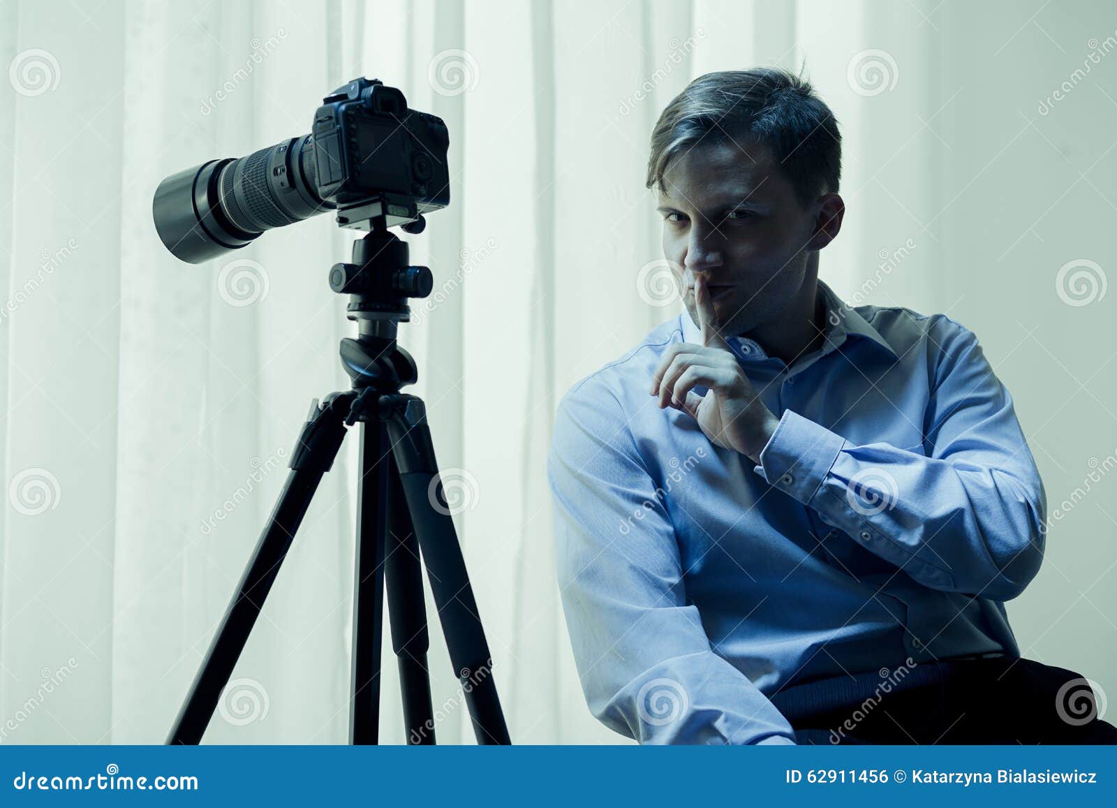 121 Voyeur Stalker Stock Photos