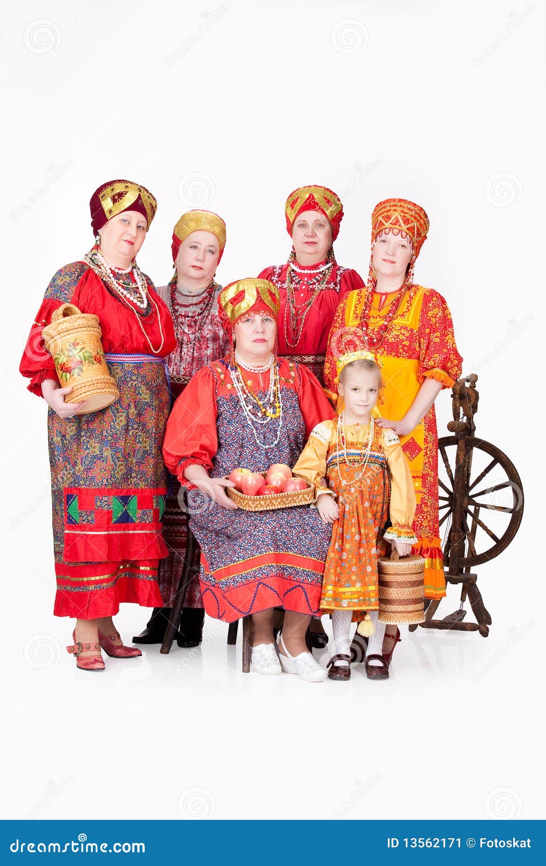 Kwestie buurman Anesthesie Vrouwen En Meisje in Russische Traditionele Kleding Stock Afbeelding -  Image of meisje, retro: 13562171