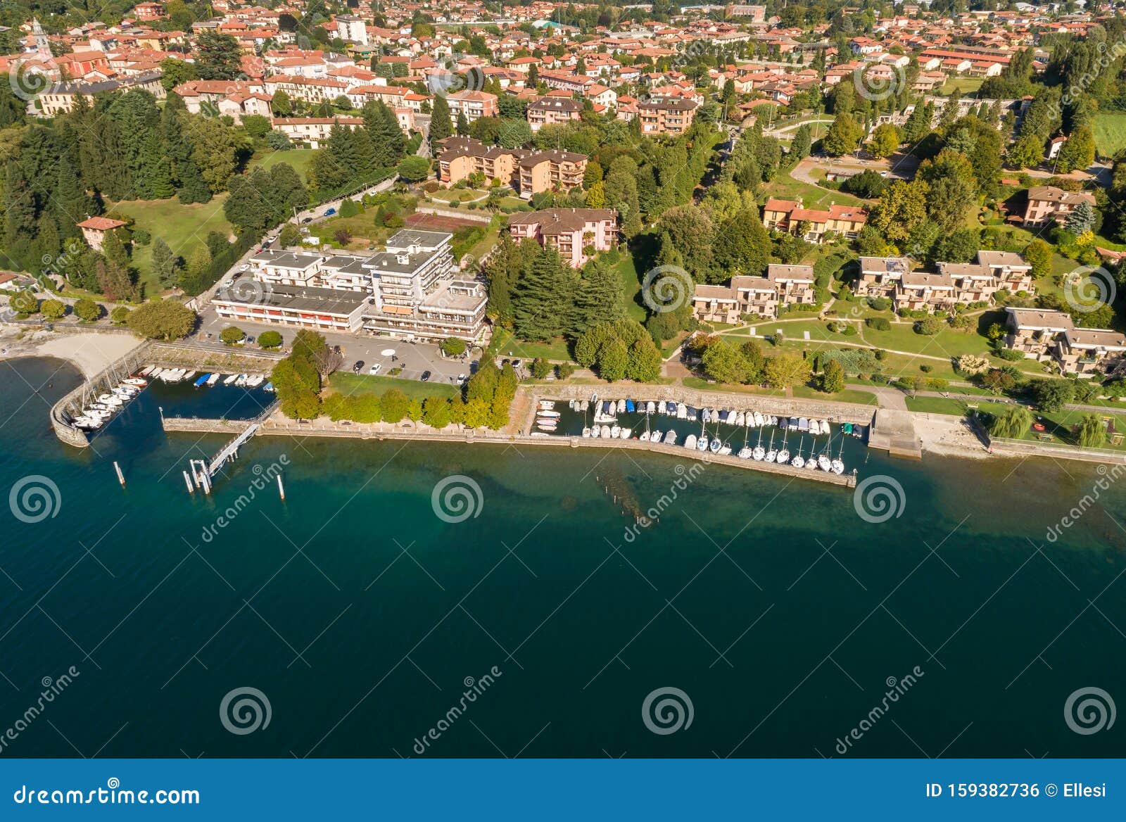 Vue Aérienne D'Ispra Sur La Côte Du Lac Majeur, Lombardie, Italie Photo  stock - Image du horizontal, bleu: 159382736