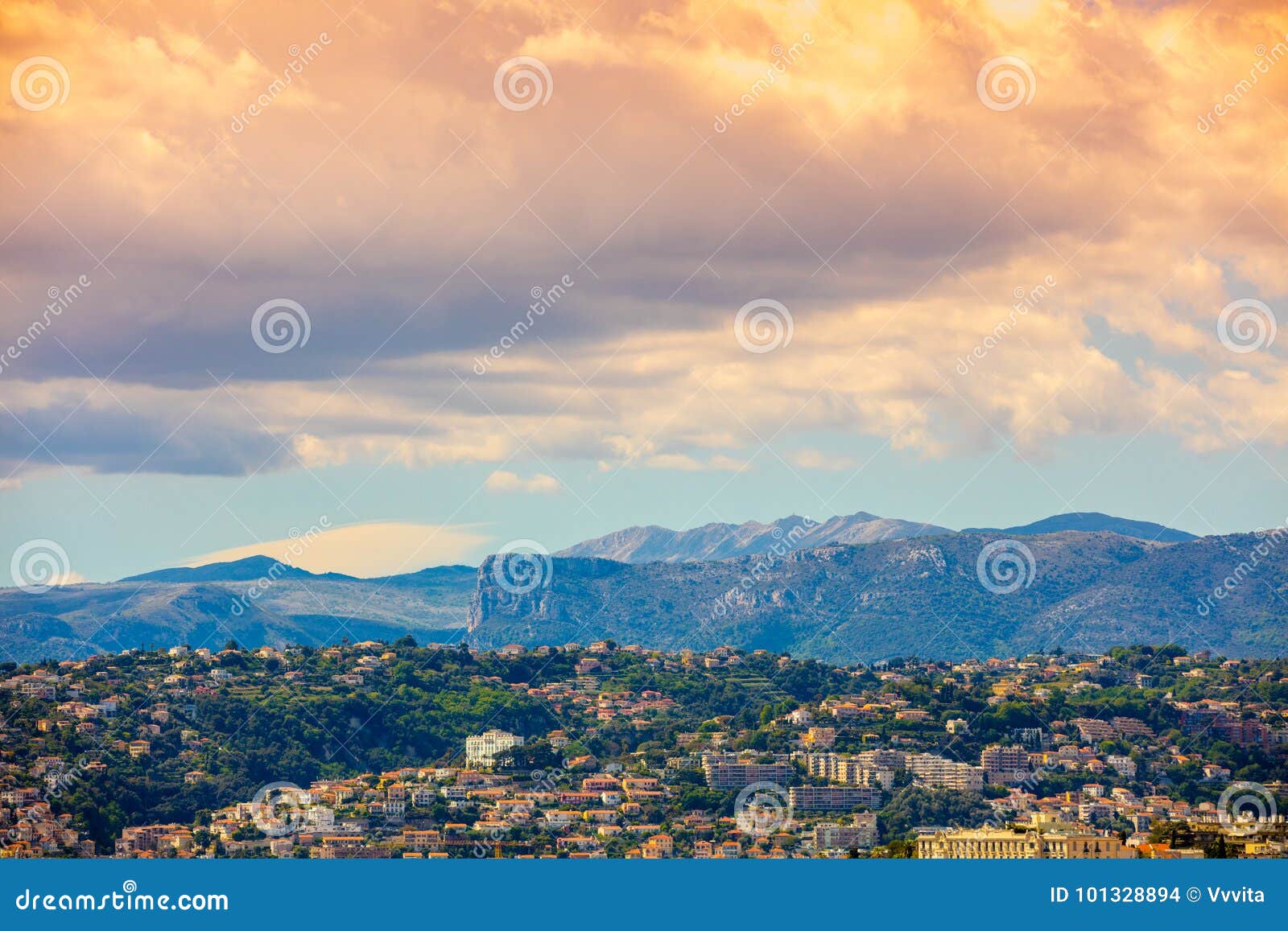 Vue Aérienne Panoramique De Nice De Montagne Photo Stock