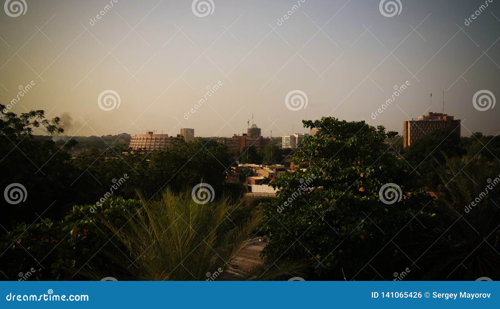 Vue Aérienne Vers Le Fleuve Niger à Niamey Au Coucher Du